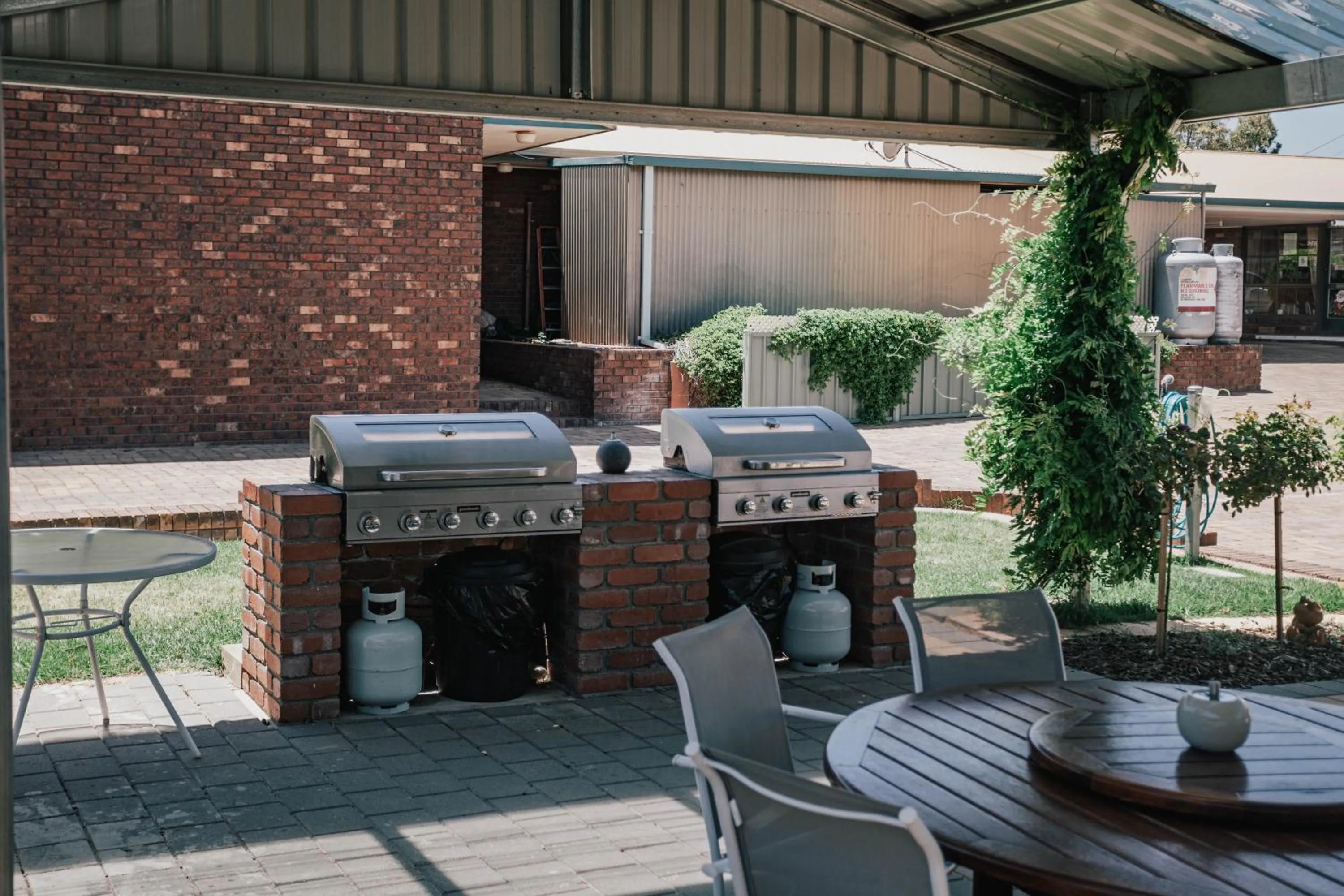 Seating area in Donald Motor Lodge