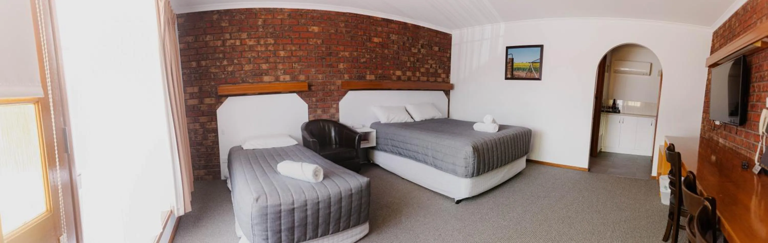 Bed in Donald Motor Lodge