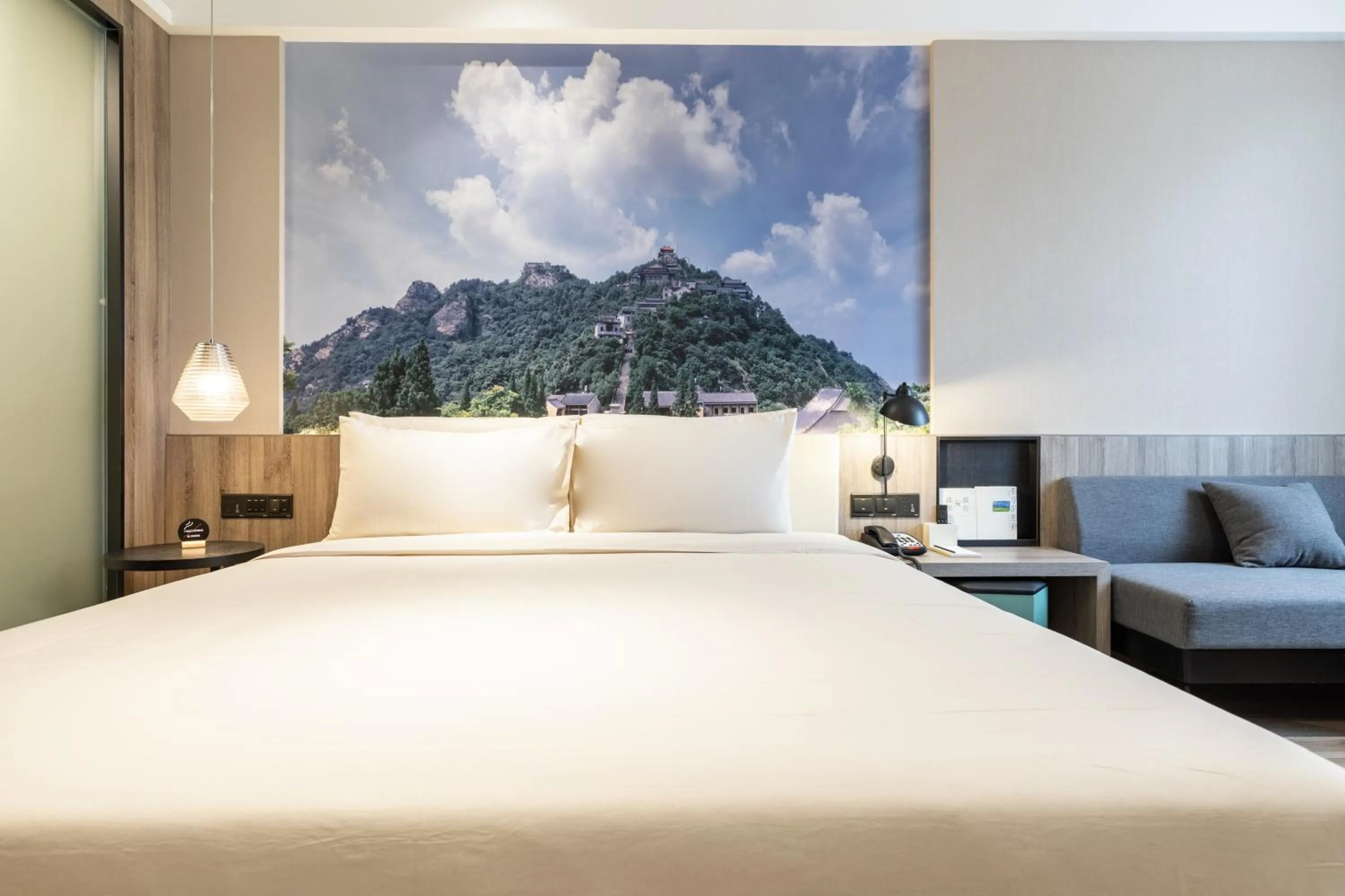 Bed in Atour Hotel (Wuhan Mulan Pishang Building)