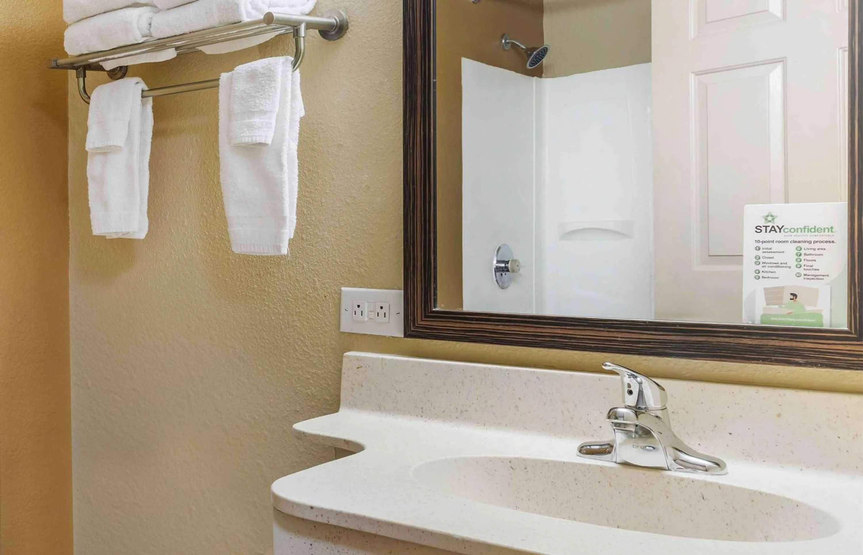 Bathroom in Hawthorn Extended Stay by Wyndham DFW Airport North