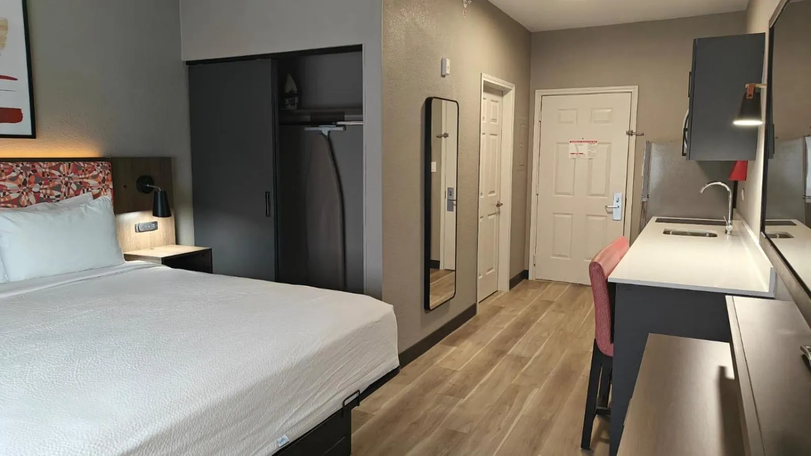 Bed in Hawthorn Extended Stay by Wyndham DFW Airport North