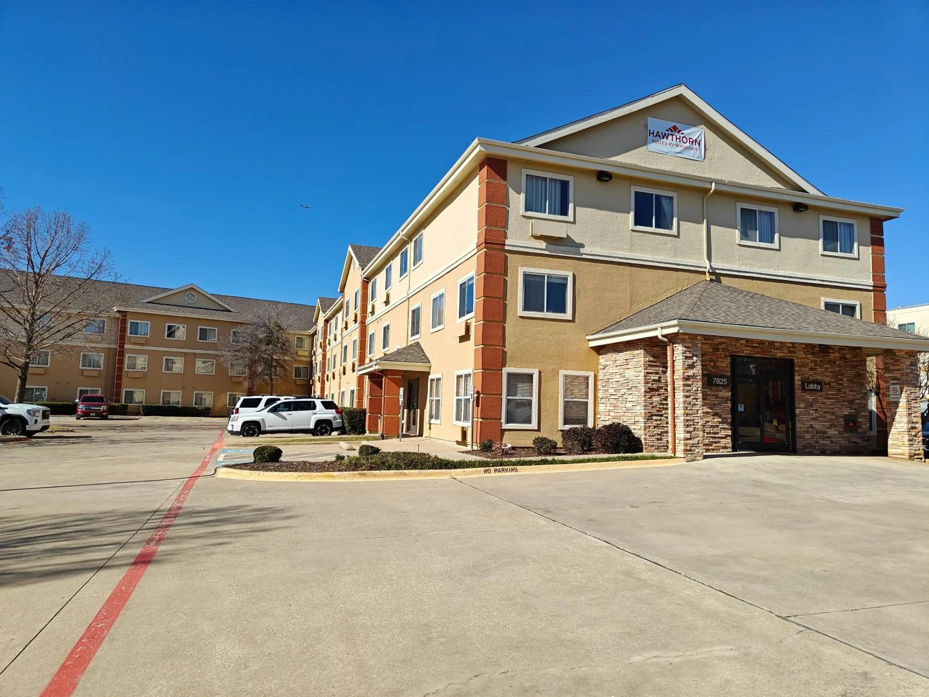 Quiet street view in Hawthorn Extended Stay by Wyndham DFW Airport North