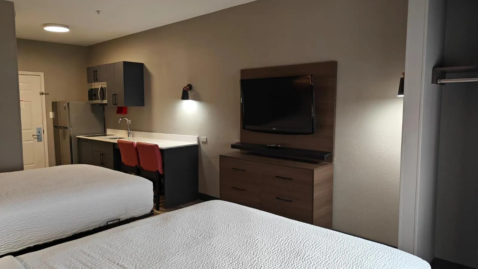 Bed in Hawthorn Extended Stay by Wyndham DFW Airport North
