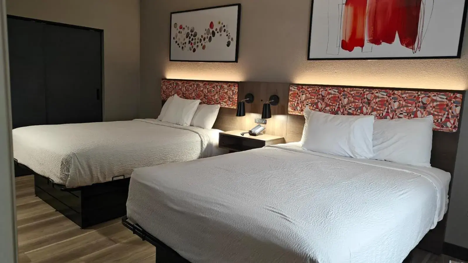 Bed in Hawthorn Extended Stay by Wyndham DFW Airport North Bed in Hawthorn Extended Stay by Wyndham DFW Airport North