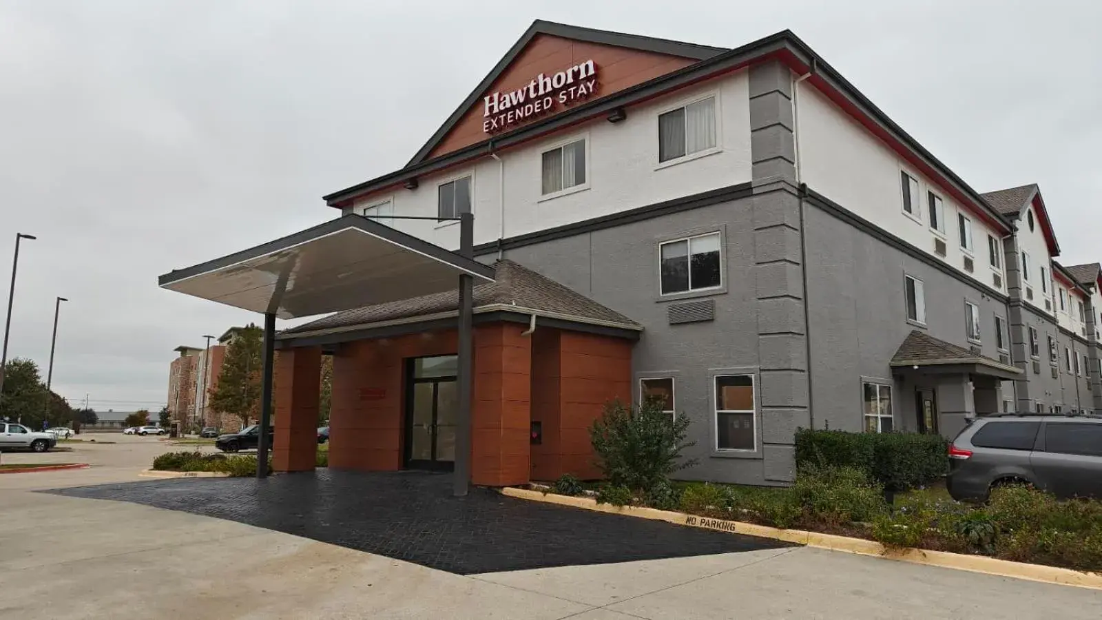 Property building in Hawthorn Extended Stay by Wyndham DFW Airport North Property building in Hawthorn Extended Stay by Wyndham DFW Airport North