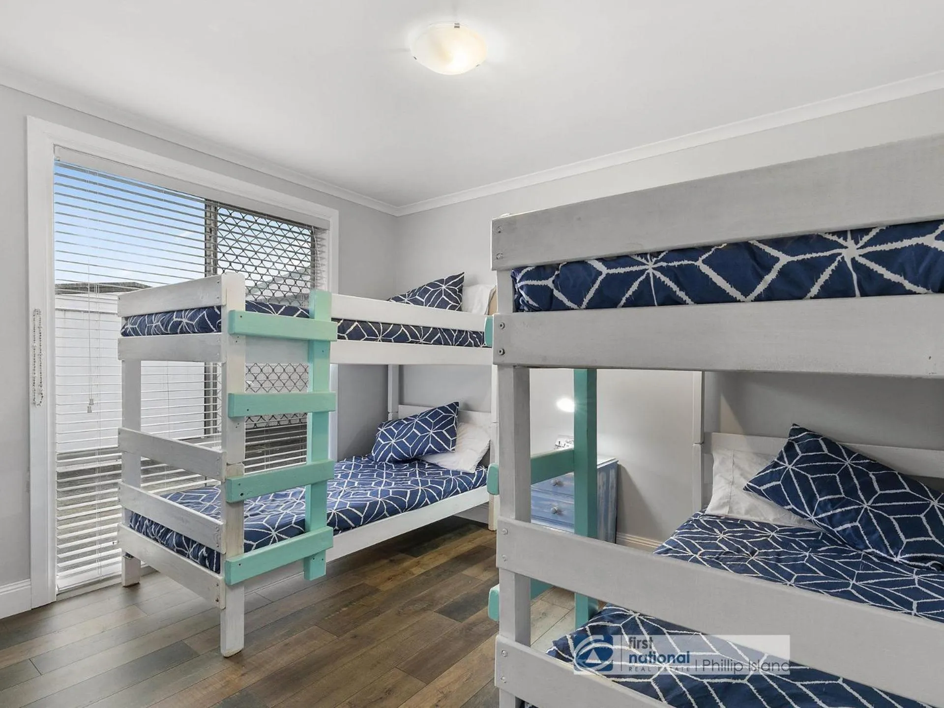 Bed in 260 Settlement Road, Central Cowes