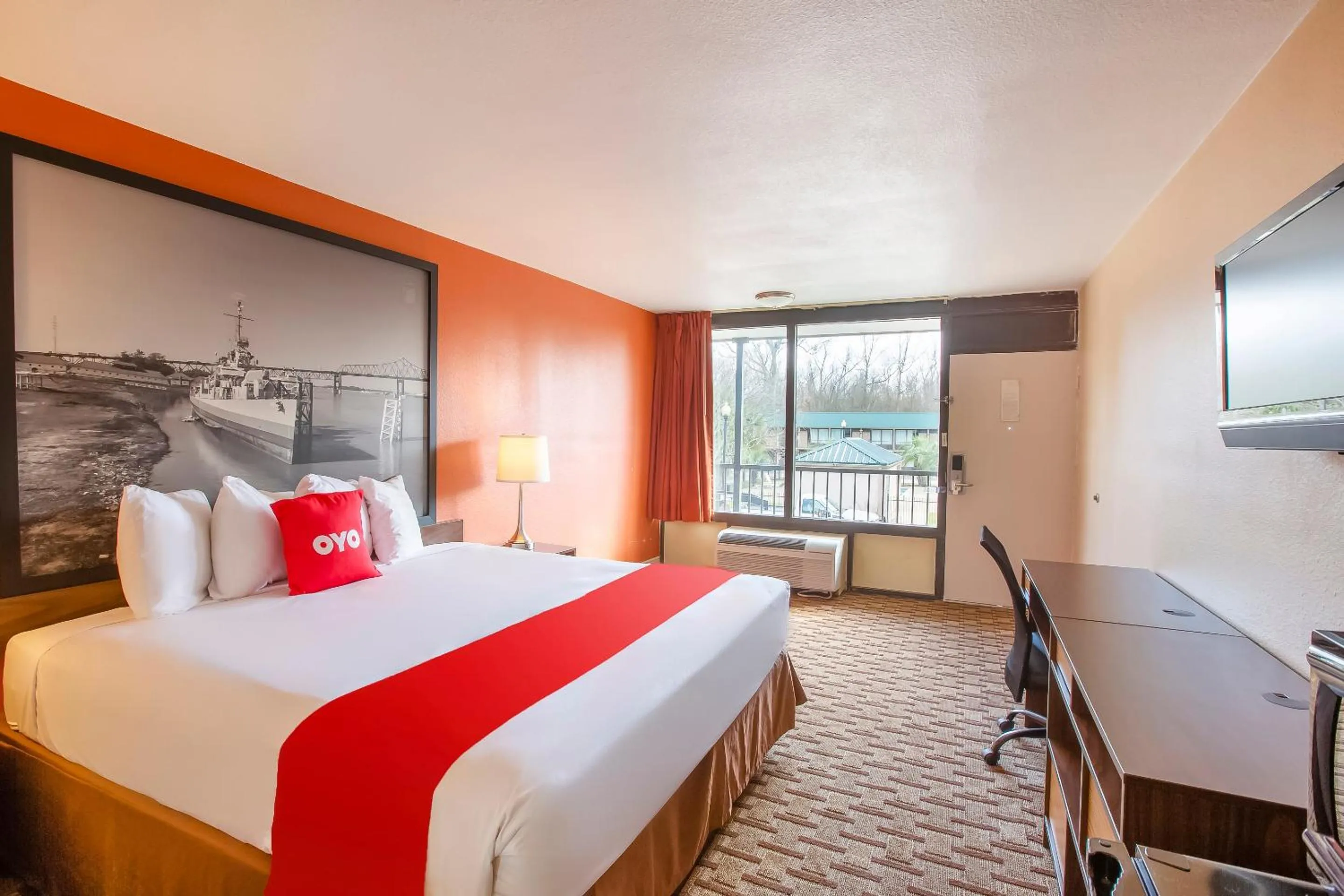 Bedroom, Bed in Port Allen Inn