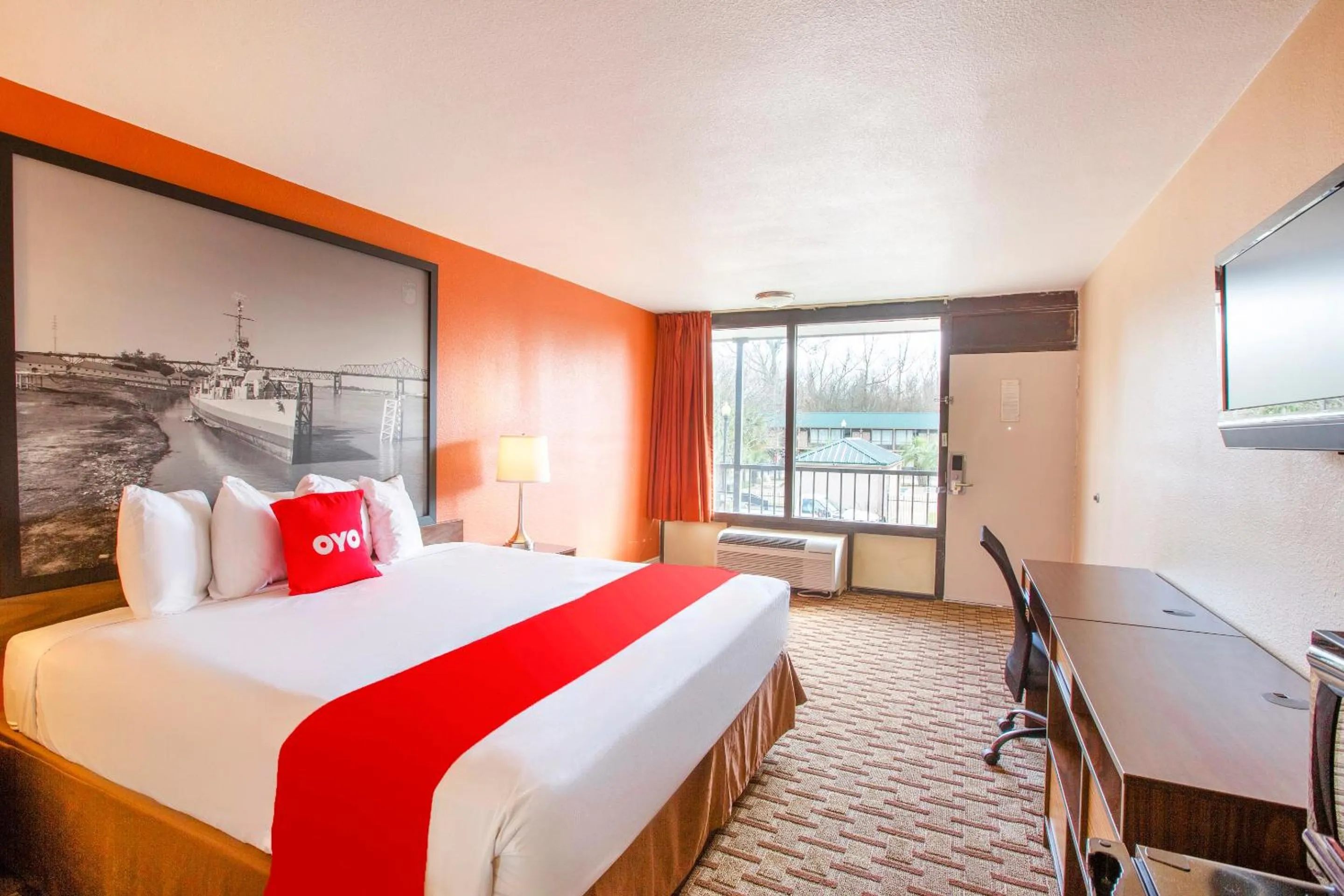 Bedroom, Bed in Port Allen Inn