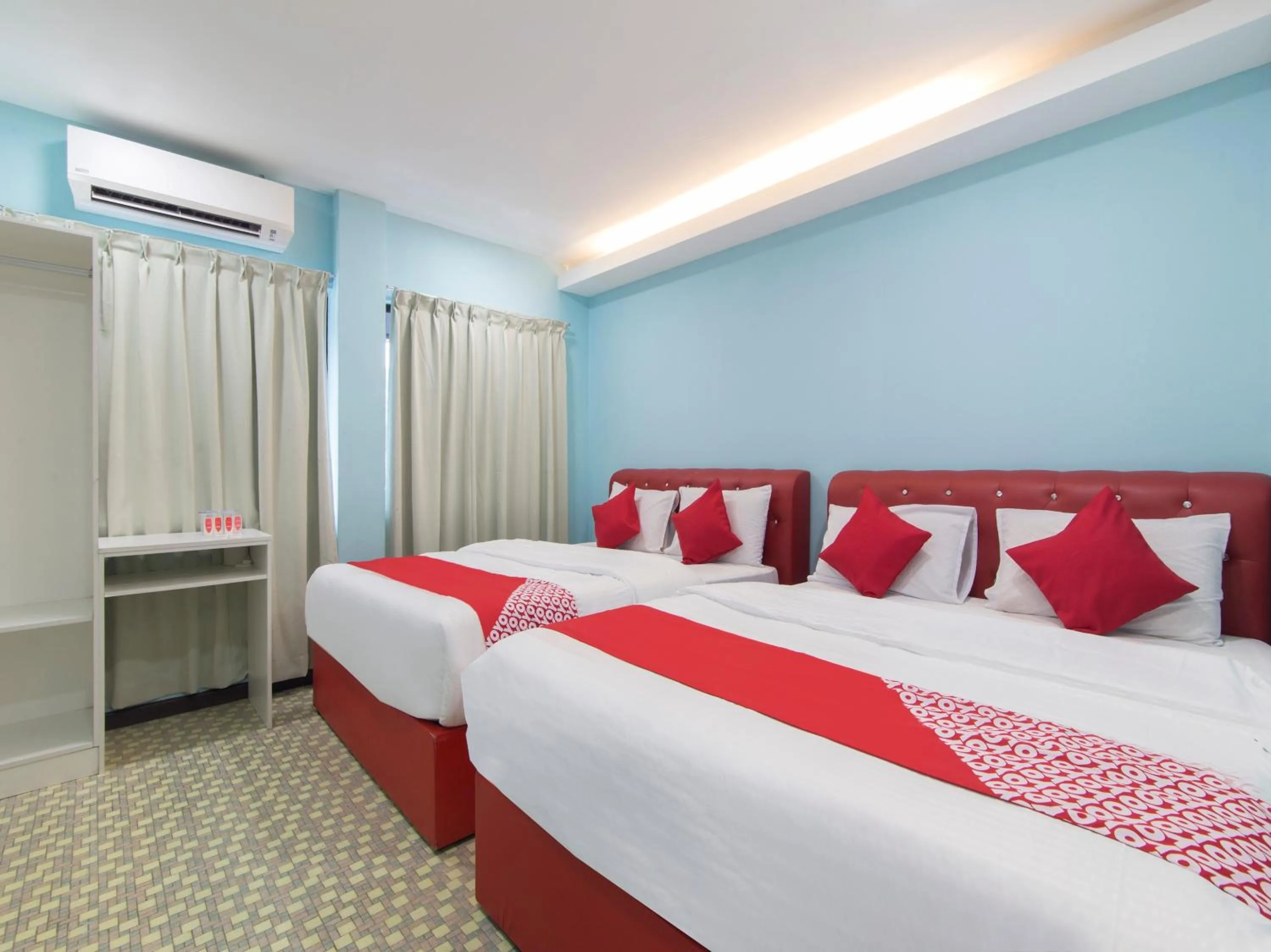 Bedroom in OYO 1136 Pd Star Hotel