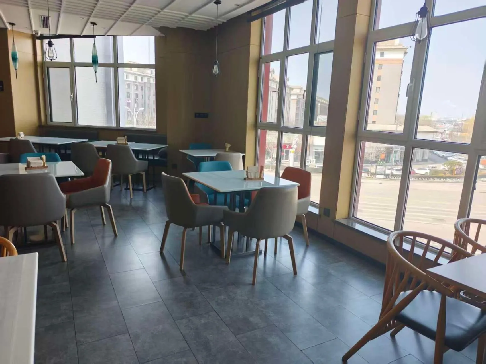 Restaurant/places to eat in Atour Hotel (Kong Family Mansion)