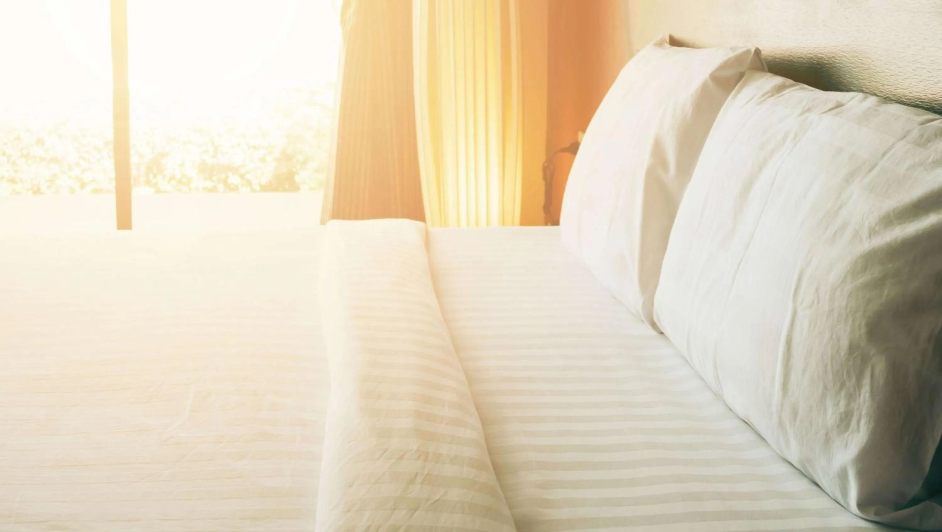 Photo of the whole room, Bed in The La Grande Inn