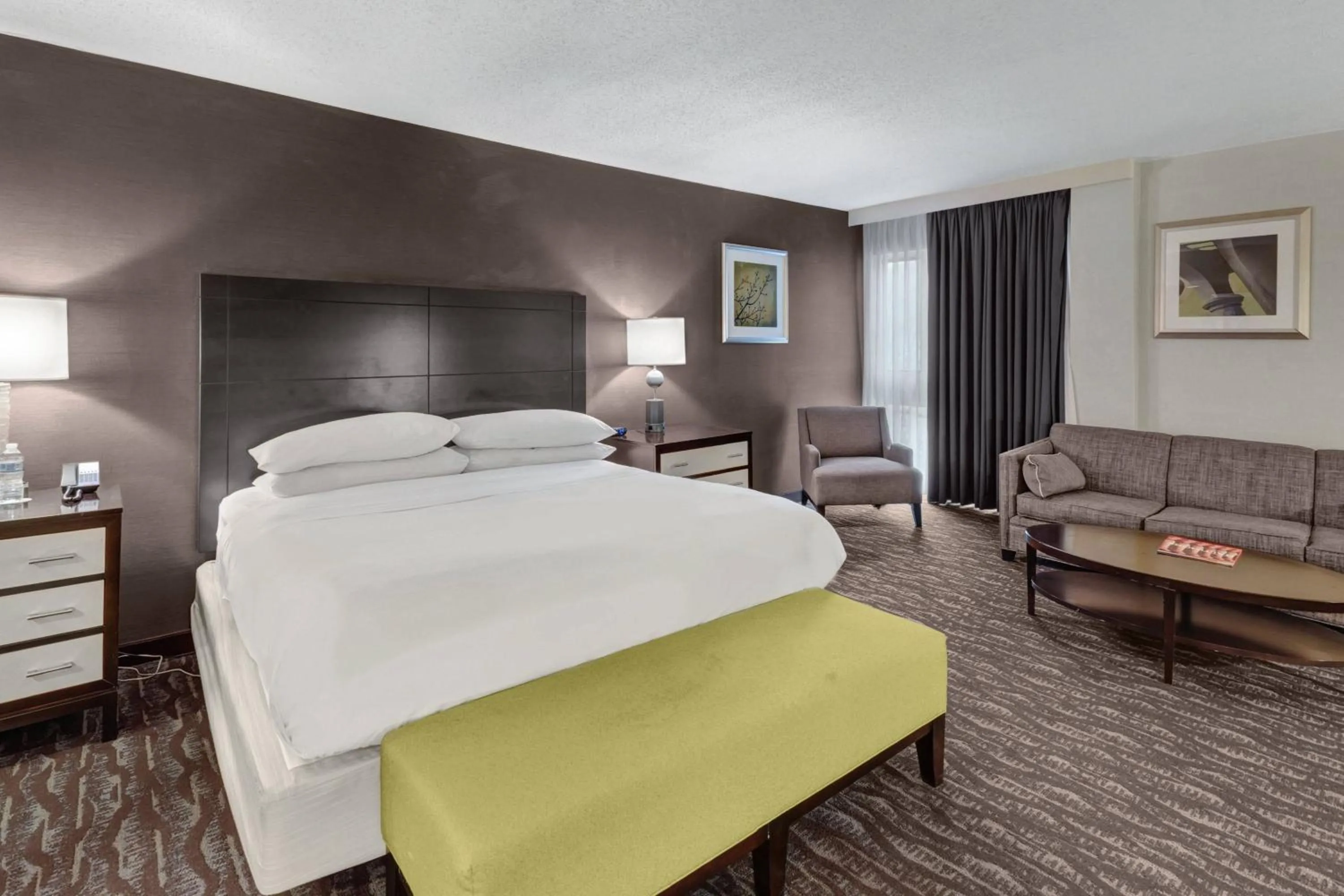 Photo of the whole room, Bed in Delta Hotels by Marriott Baltimore North