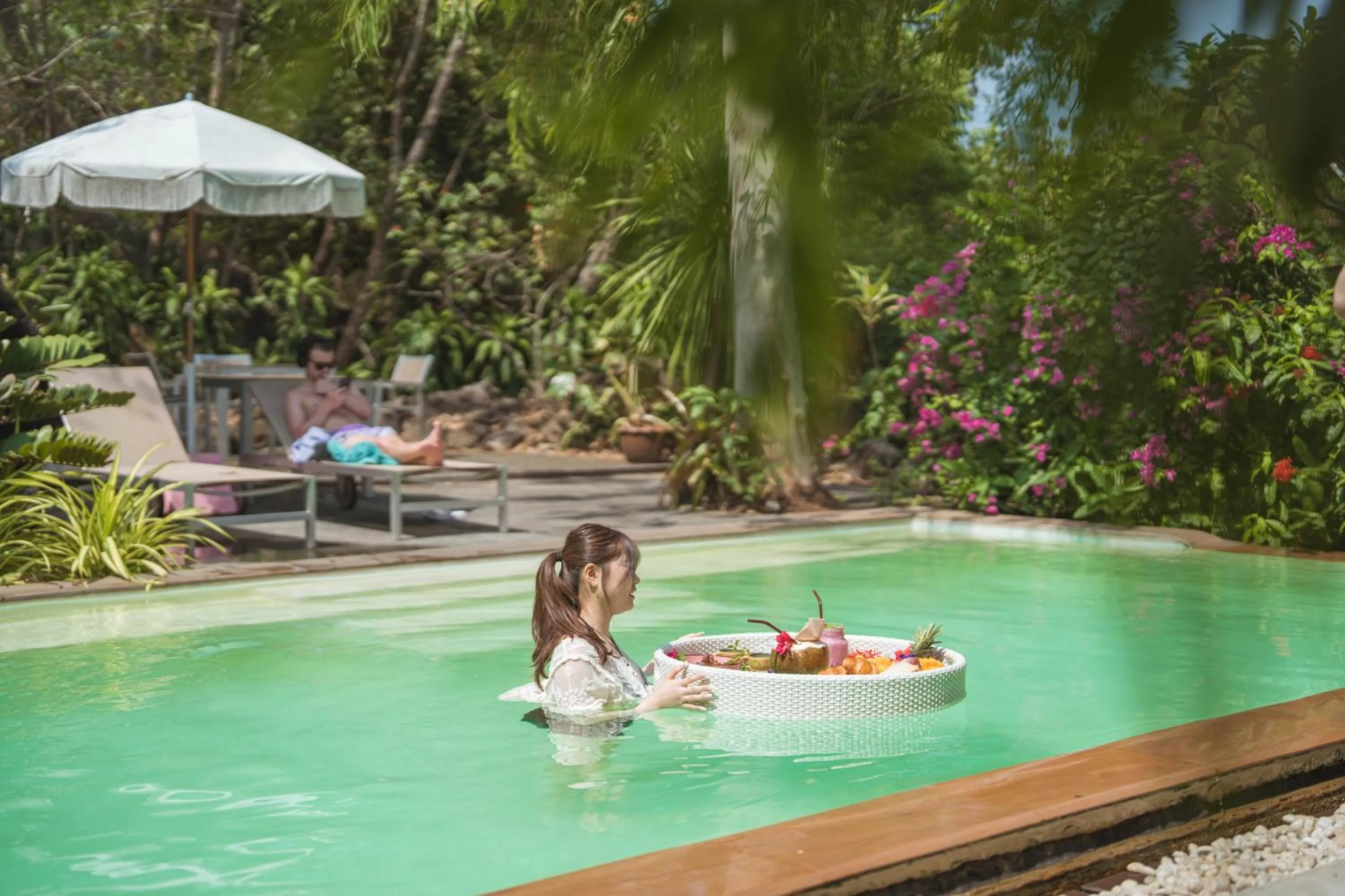 Food and drinks in Roost Glamping - SHA Certified