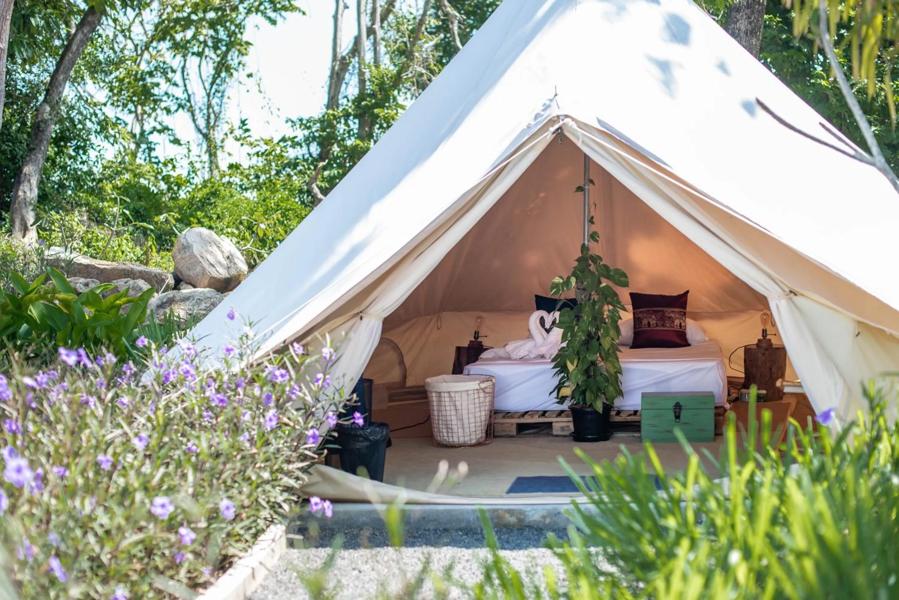 Garden in Roost Glamping - SHA Certified