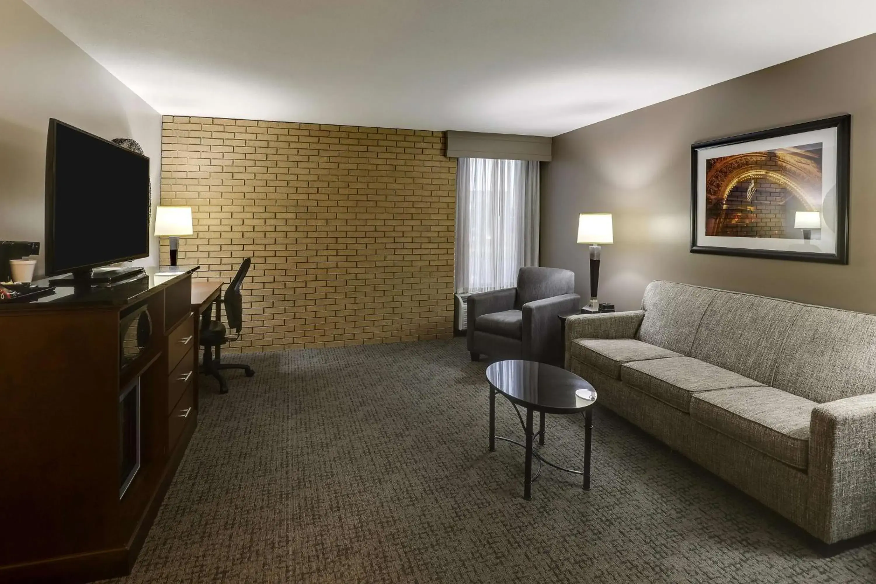 Bedroom in Drury Inn & Suites Columbus Dublin Bedroom in Drury Inn & Suites Columbus Dublin