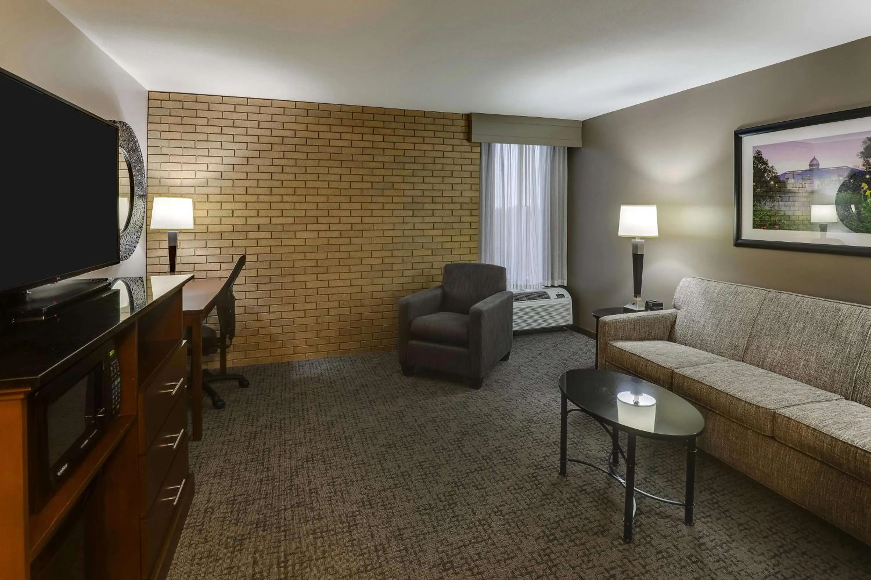 Bedroom in Drury Inn & Suites Columbus Dublin