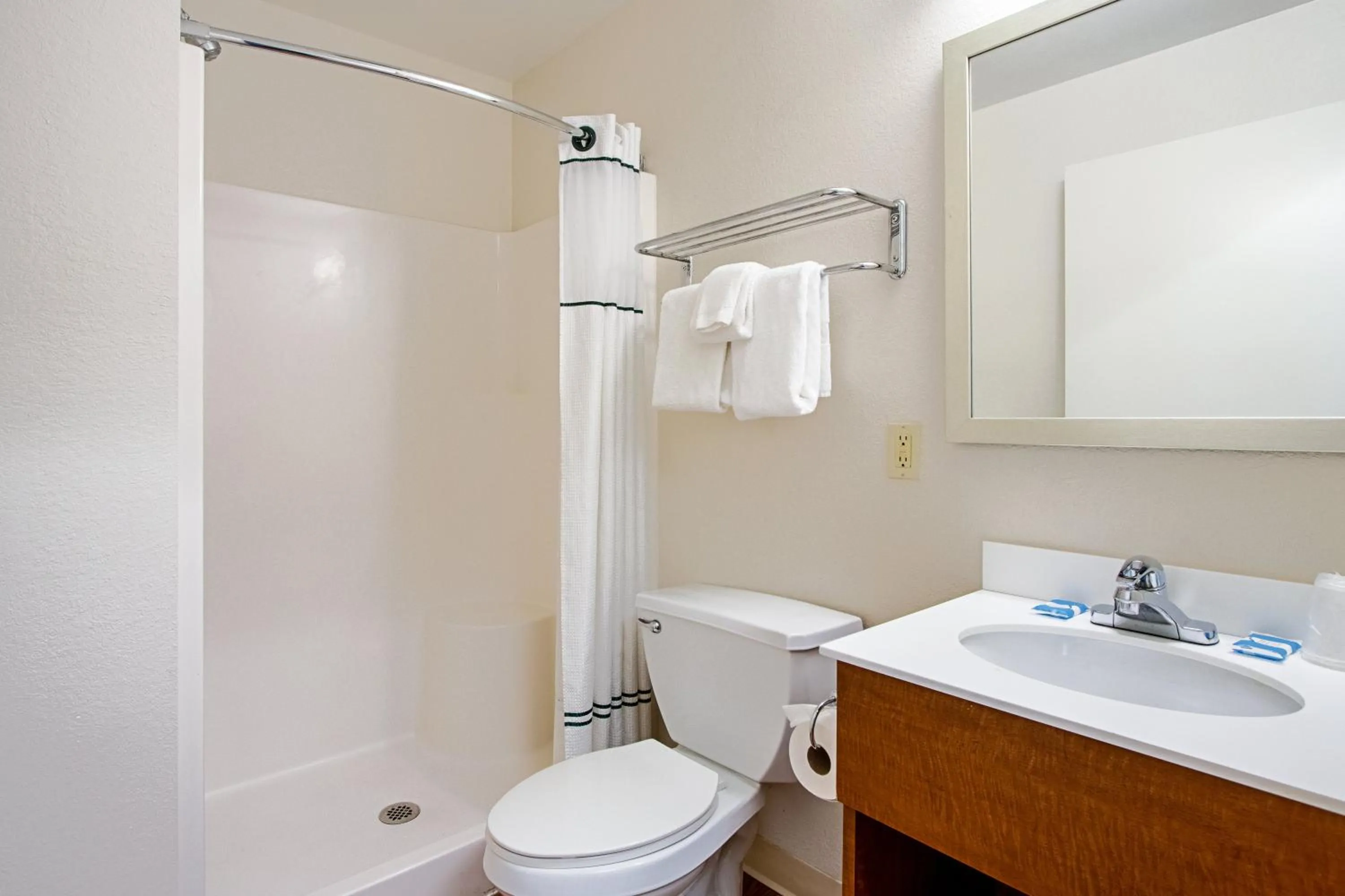 Photo of the whole room in HomeTowne Studios by Red Roof Denver - Lakewood West