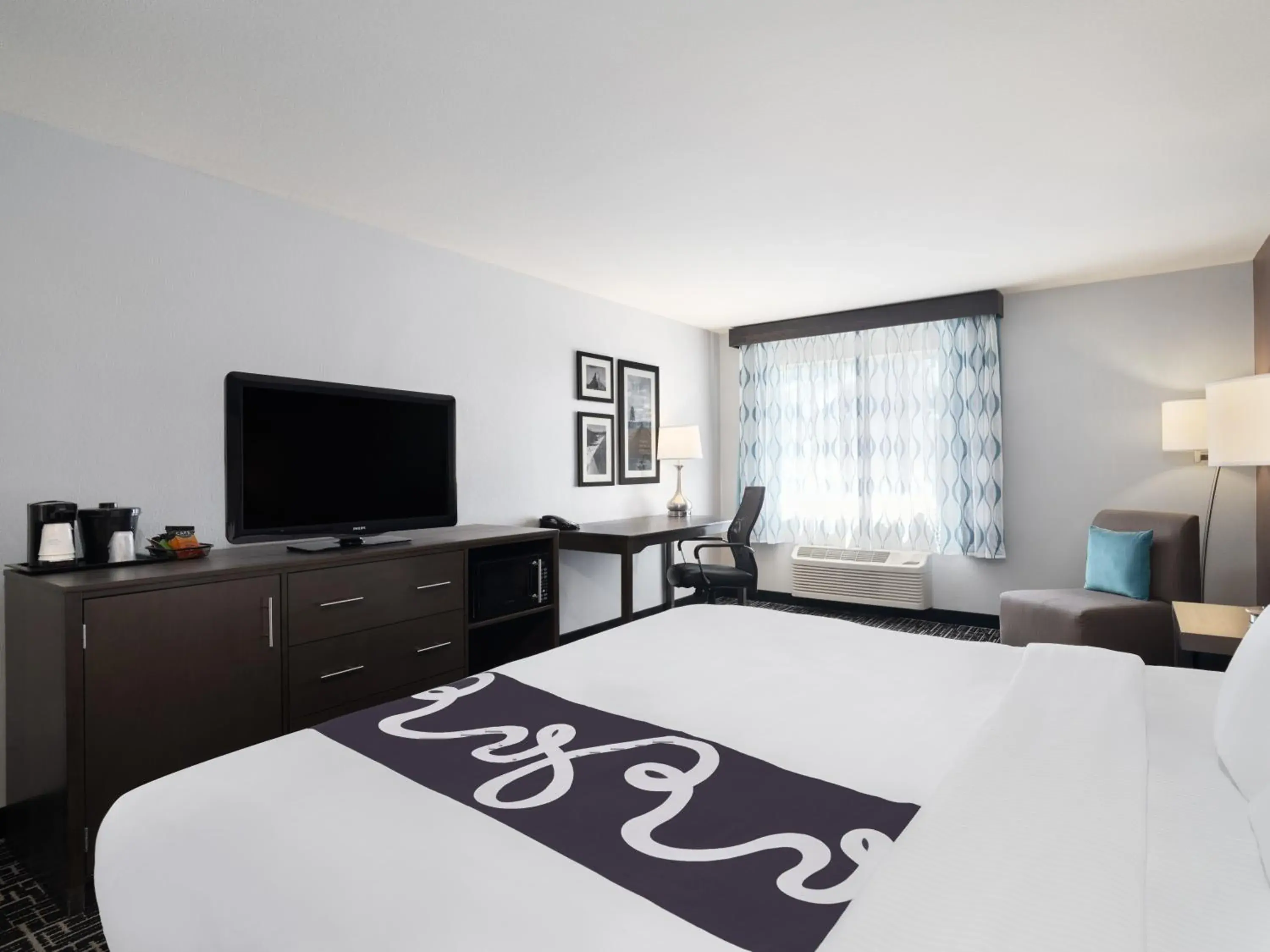 Deluxe King Suite - Non-Smoking in La Quinta by Wyndham Pocatello Deluxe King Suite - Non-Smoking in La Quinta by Wyndham Pocatello