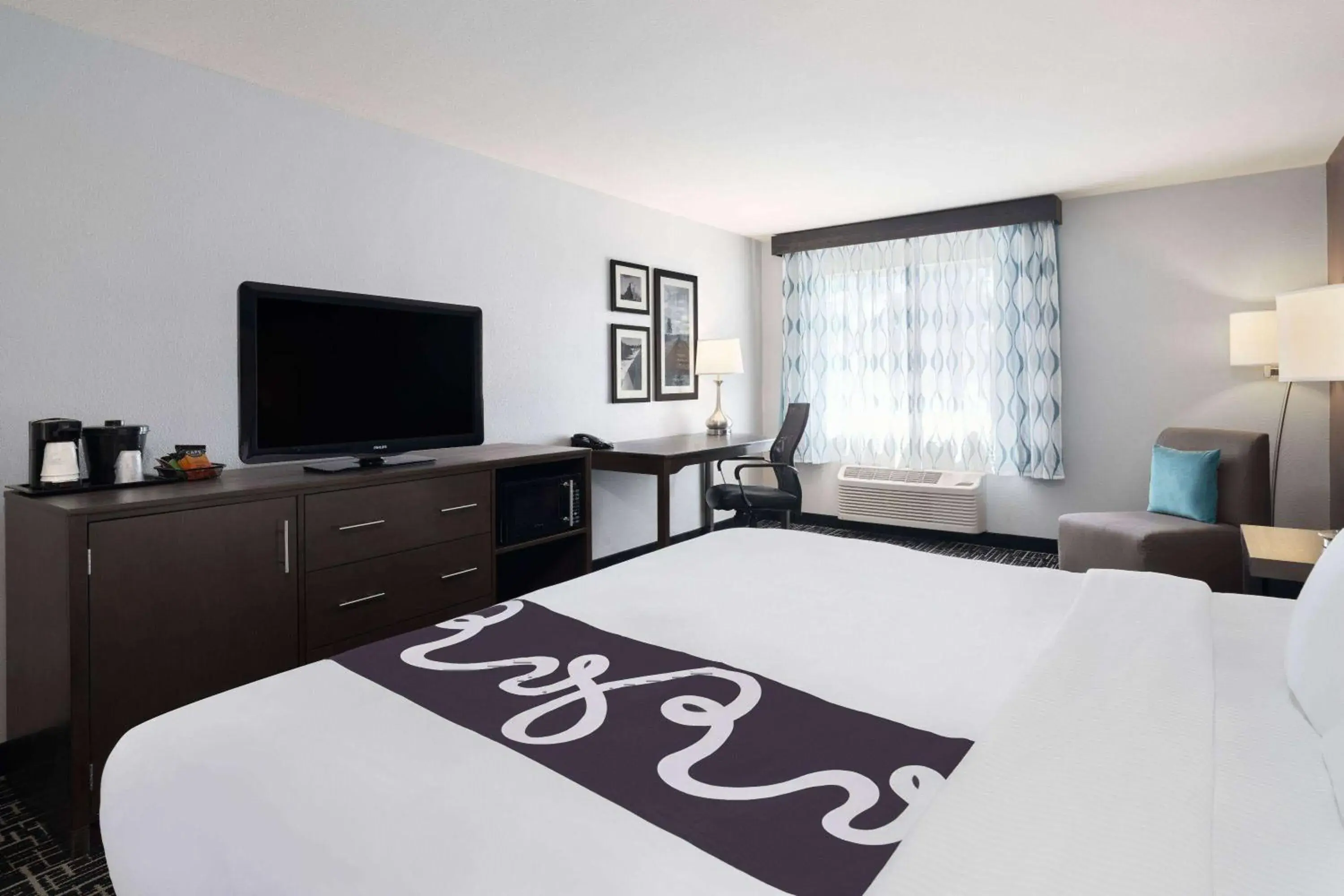 Photo of the whole room, Bed in La Quinta by Wyndham Pocatello Photo of the whole room, Bed in La Quinta by Wyndham Pocatello