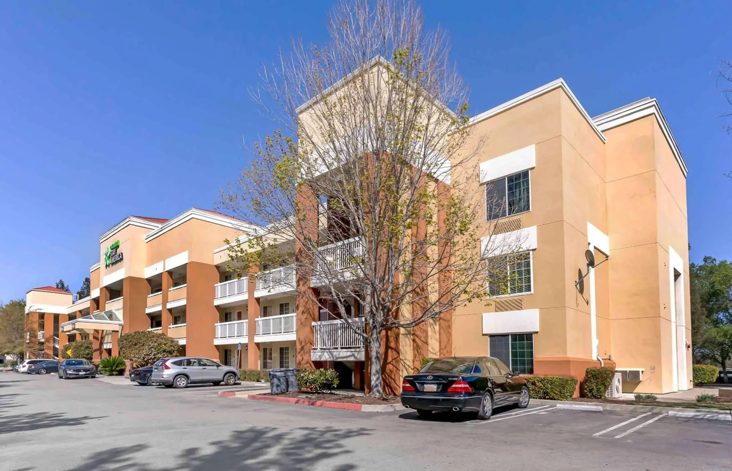 Property building in Extended Stay America Suites - San Ramon - Bishop Ranch - West Property building in Extended Stay America Suites - San Ramon - Bishop Ranch - West