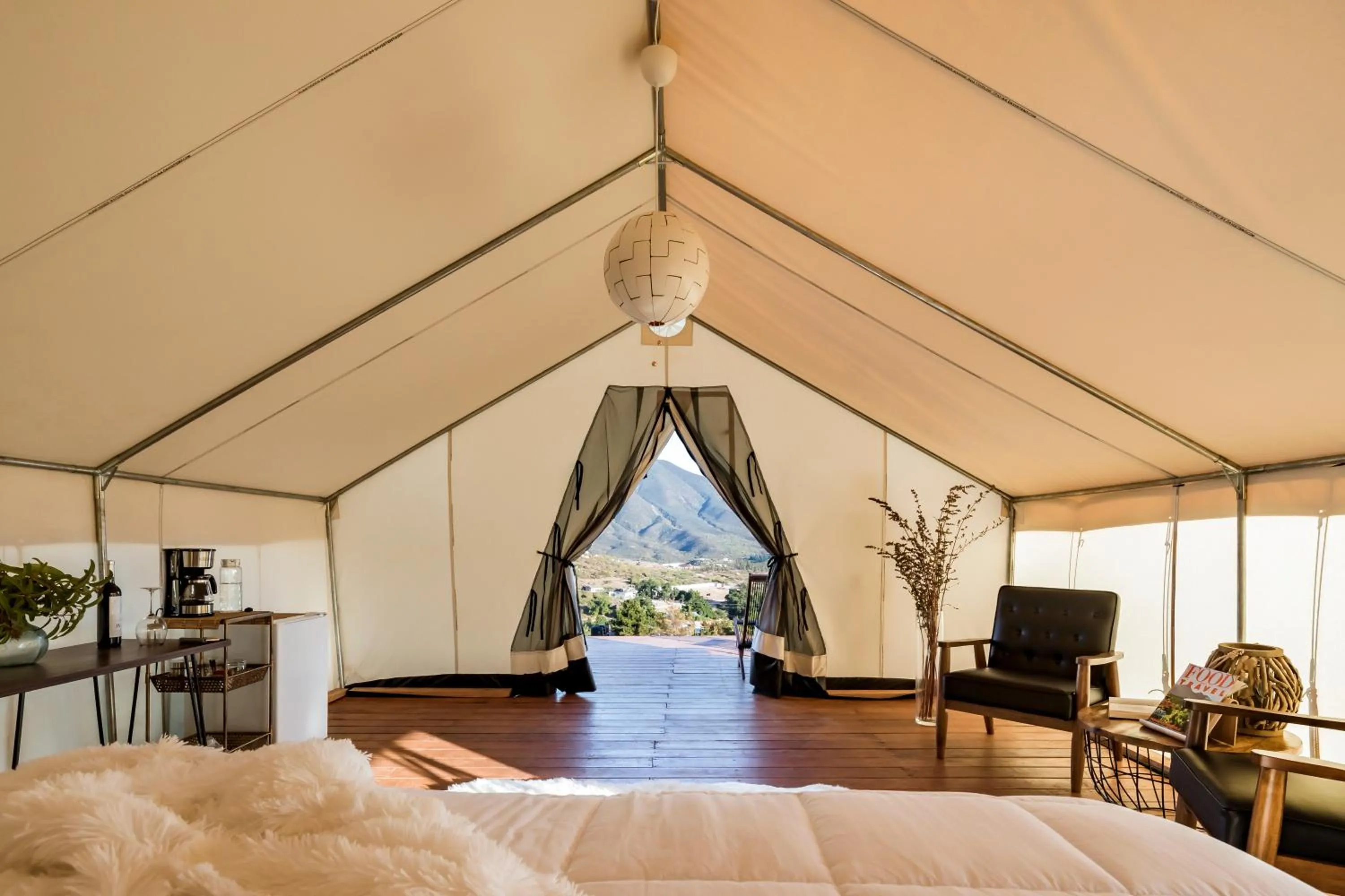 Living room, Bed in Casa Misiones Glamping