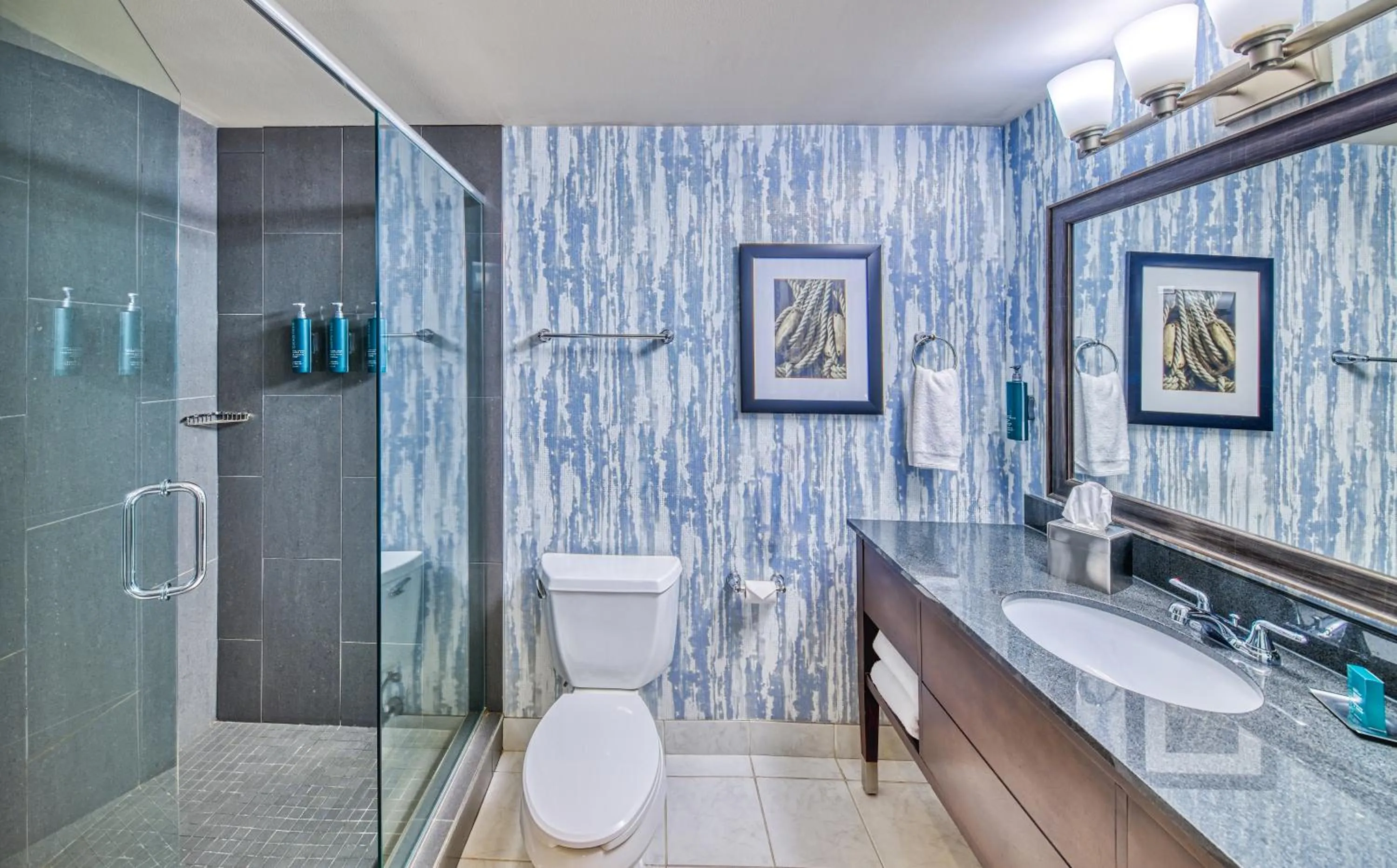 Shower in DoubleTree by Hilton Port Huron