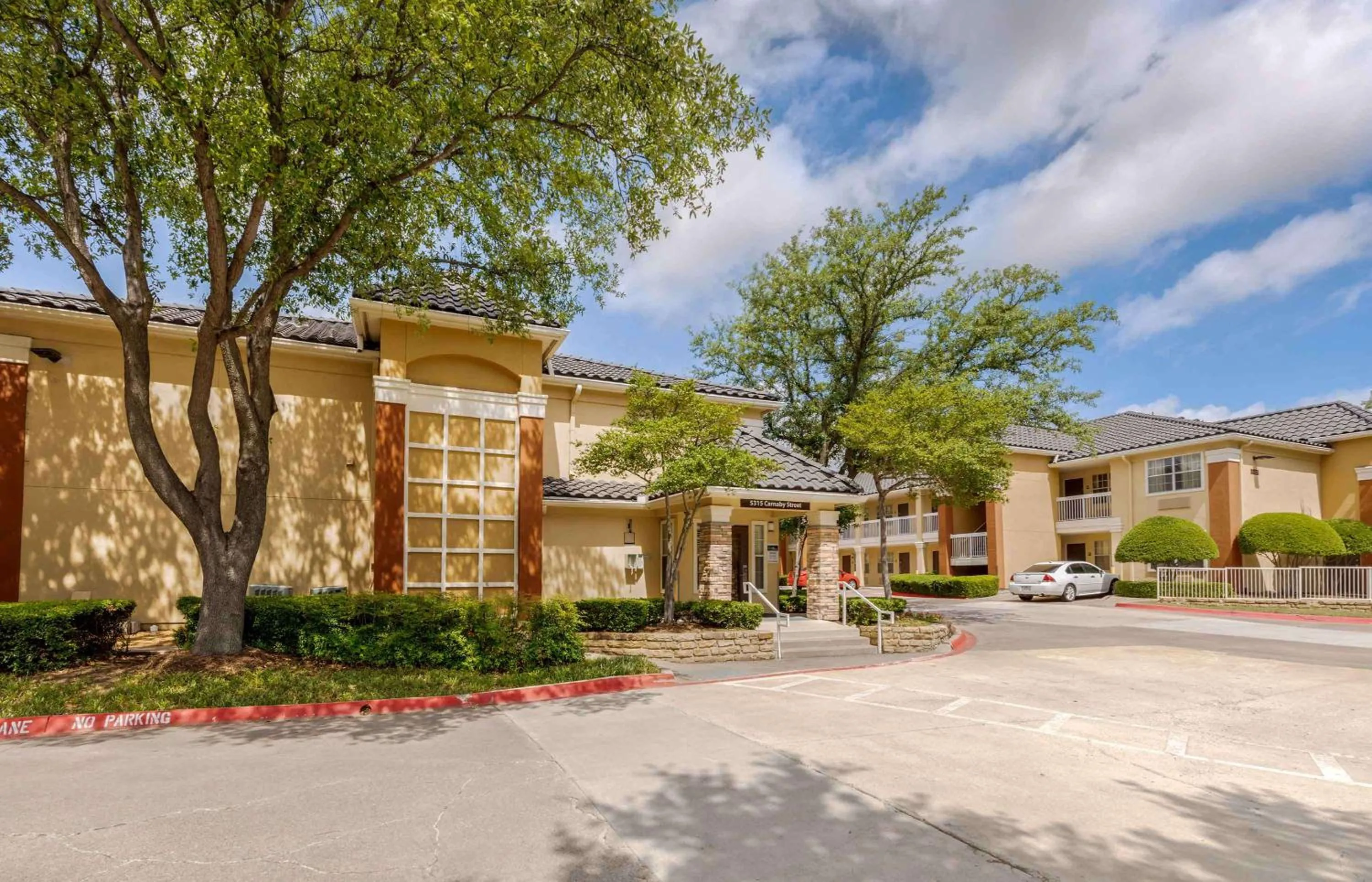 Property building in Extended Stay America Suites - Dallas - Las Colinas - Carnaby St