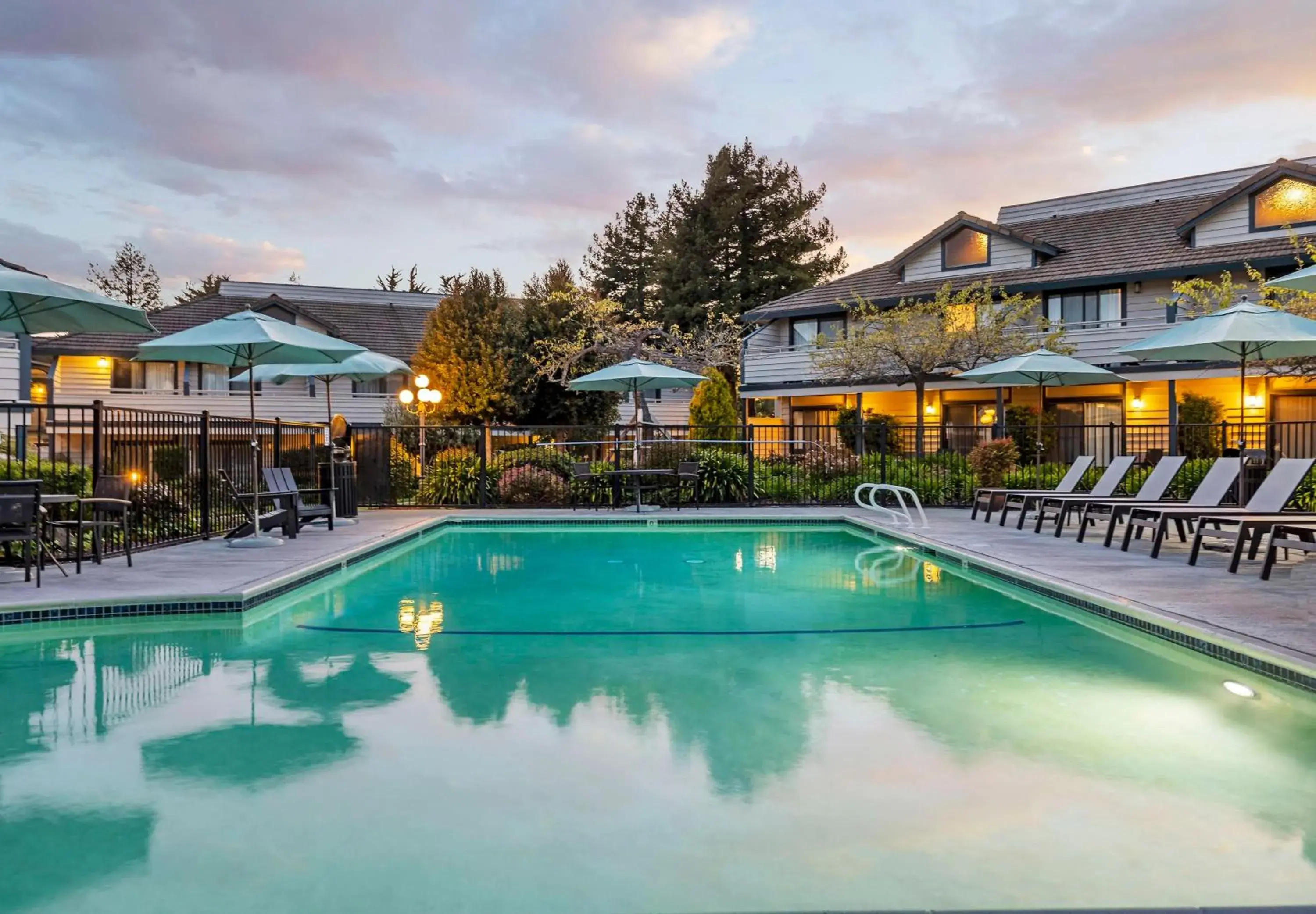 Pool view in Seacliff Inn Aptos, Tapestry Collection by Hilton Pool view in Seacliff Inn Aptos, Tapestry Collection by Hilton