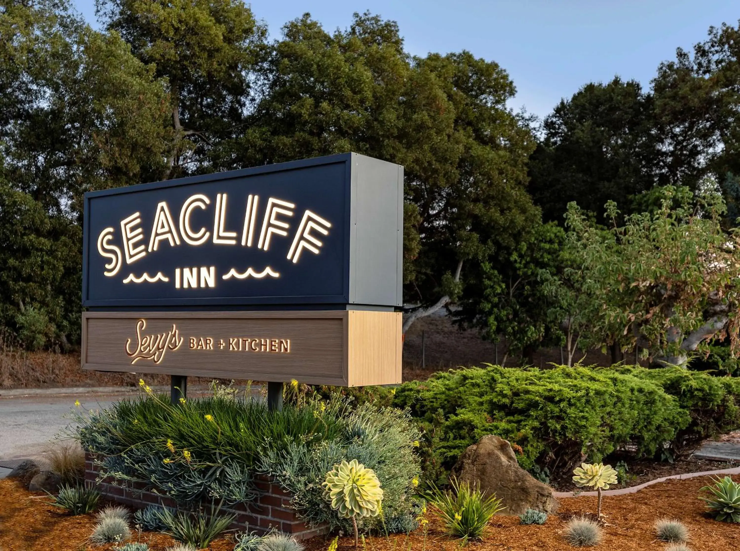 Property building in Seacliff Inn Aptos, Tapestry Collection by Hilton Property building in Seacliff Inn Aptos, Tapestry Collection by Hilton