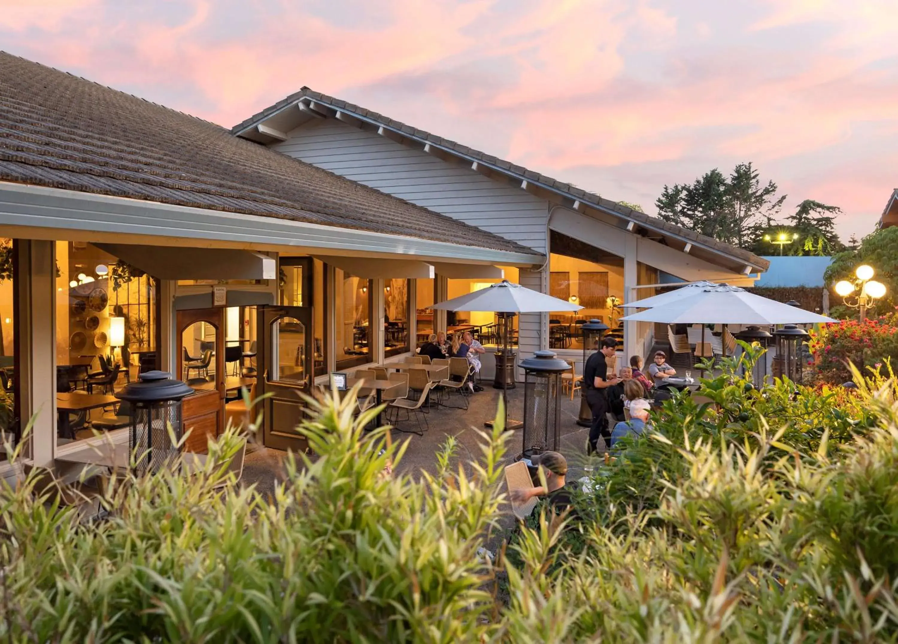 Restaurant/places to eat in Seacliff Inn Aptos, Tapestry Collection by Hilton Restaurant/places to eat in Seacliff Inn Aptos, Tapestry Collection by Hilton