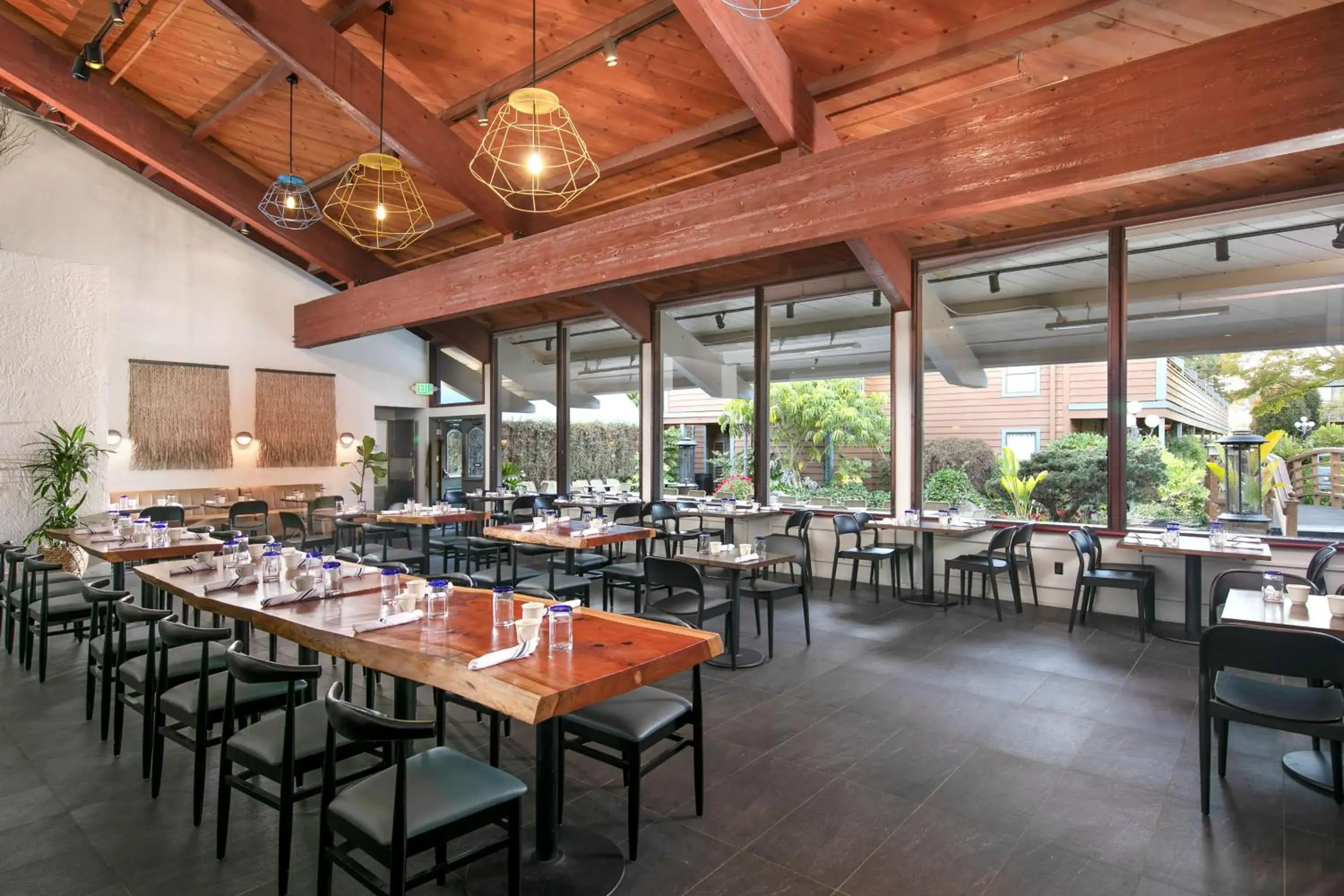 Restaurant/places to eat in Seacliff Inn Aptos, Tapestry Collection by Hilton Restaurant/places to eat in Seacliff Inn Aptos, Tapestry Collection by Hilton