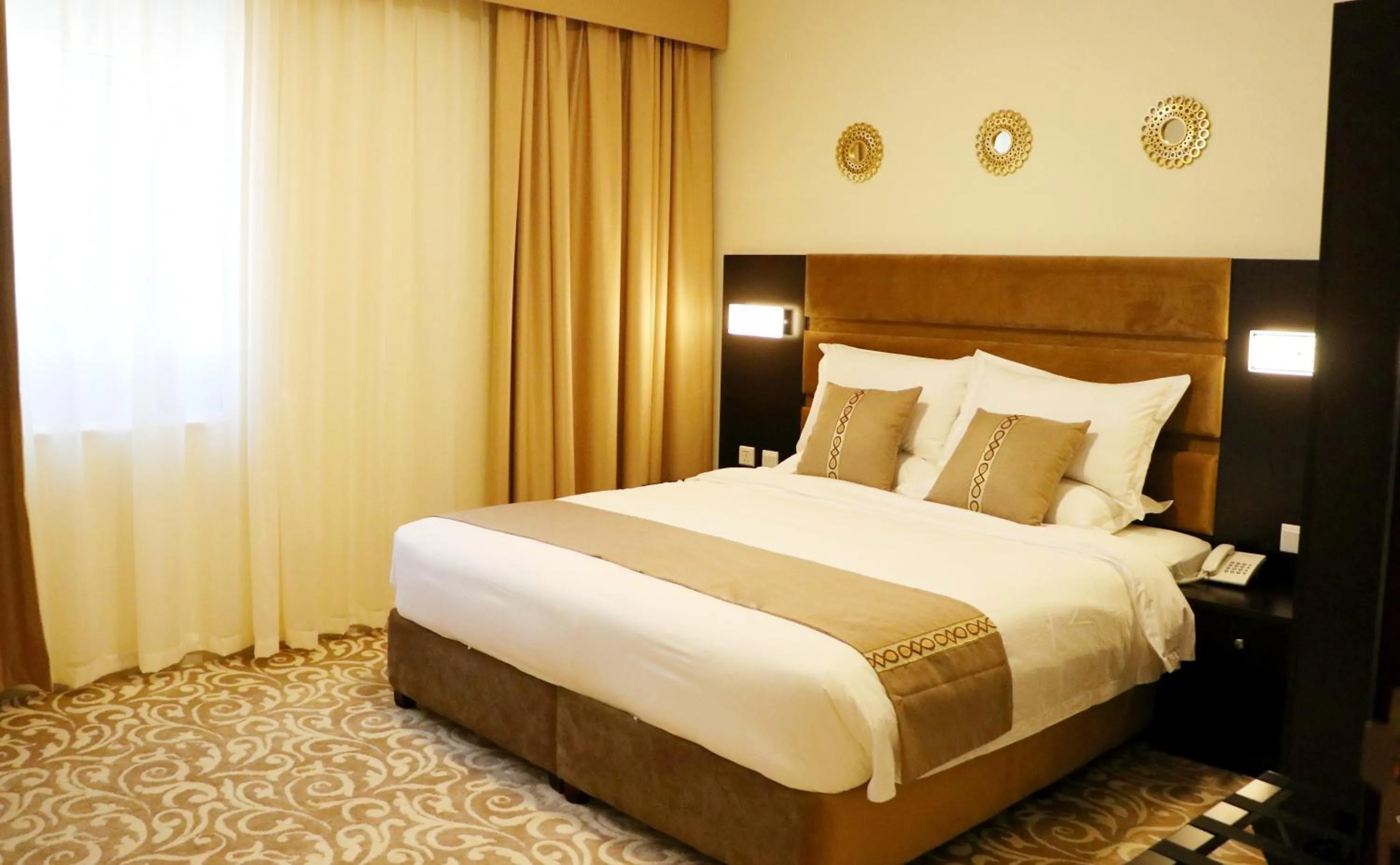 Bedroom, Bed in Salalah Royal Hotel Suites