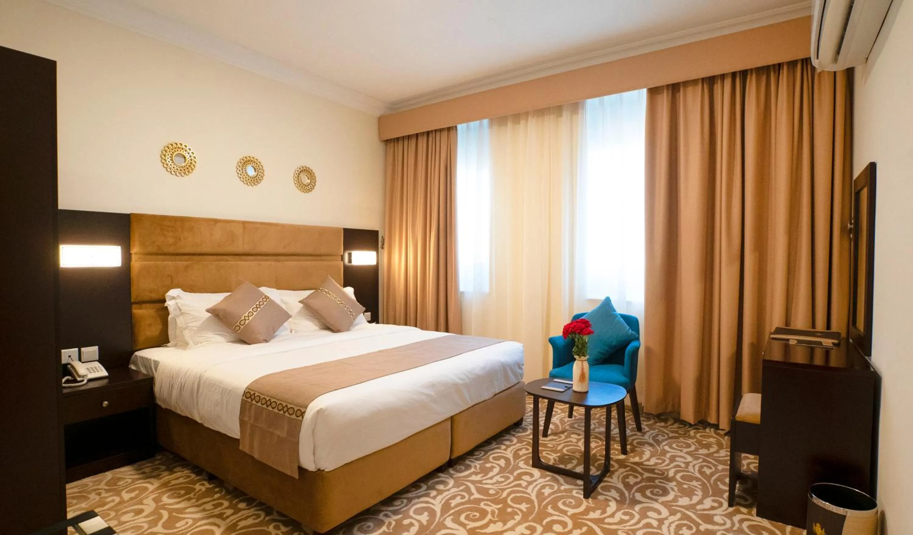 Bedroom, Bed in Salalah Royal Hotel Suites