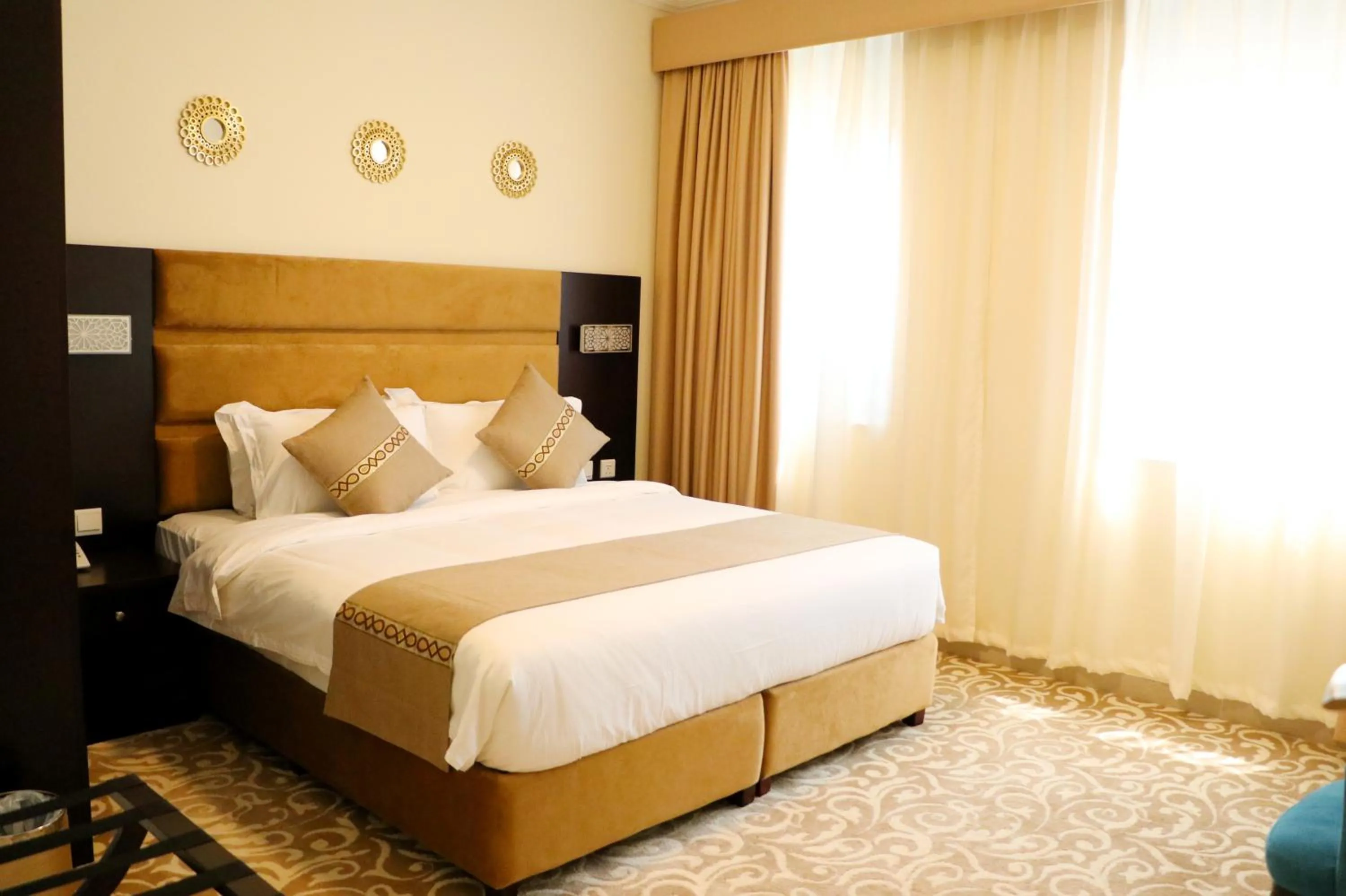 Bedroom, Bed in Salalah Royal Hotel Suites