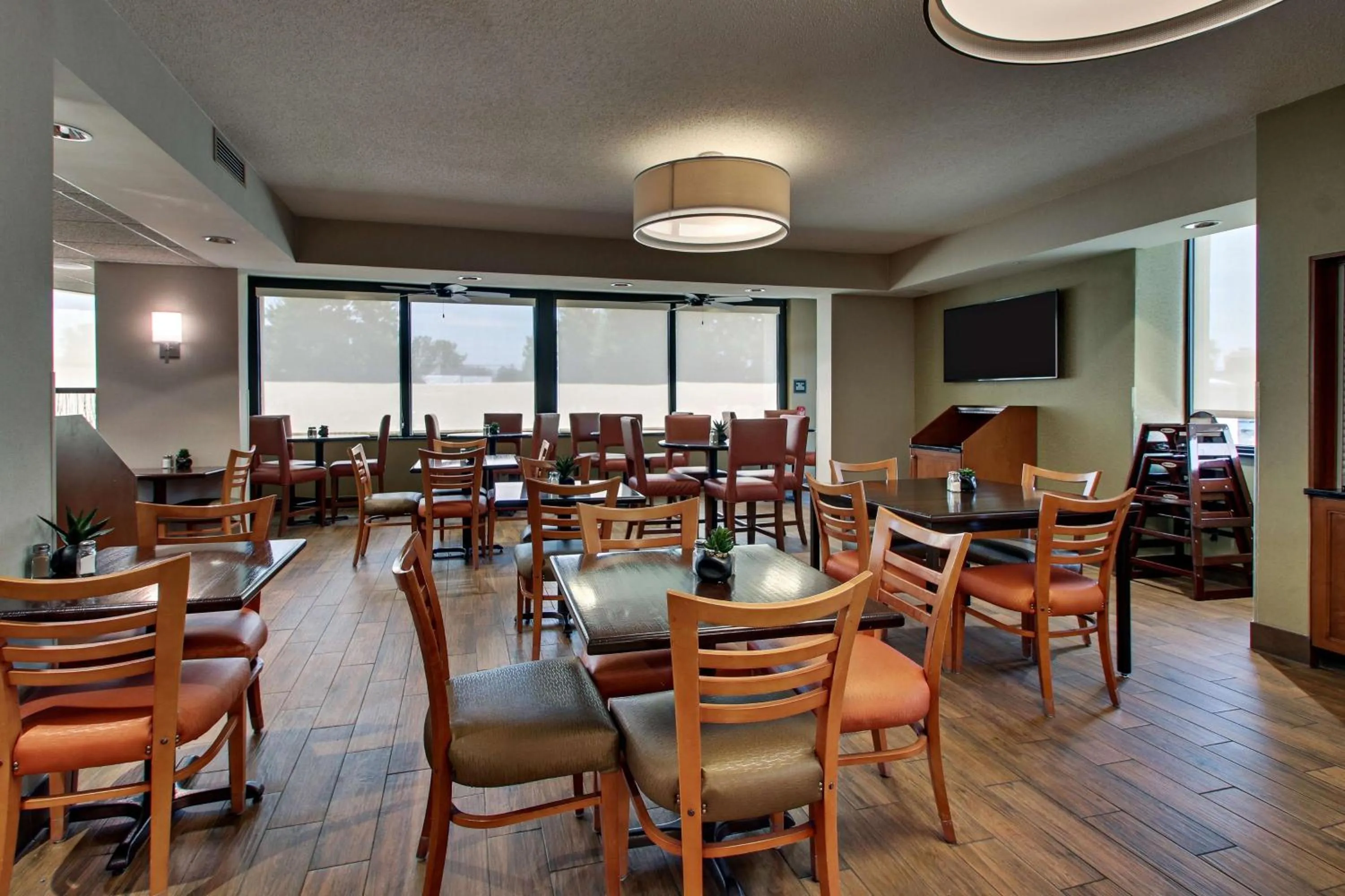 Restaurant/places to eat in Drury Inn & Suites Evansville East