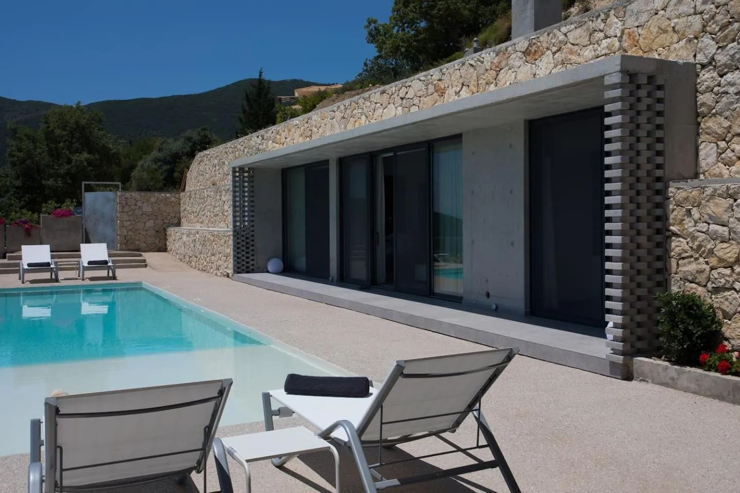 Property building in Villa Fyki