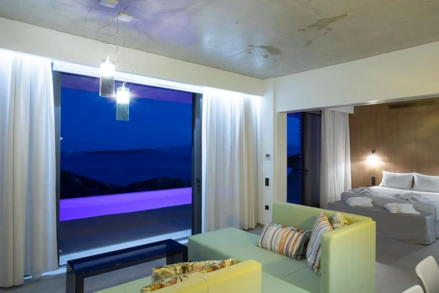Night, Bed in Villa Fyki