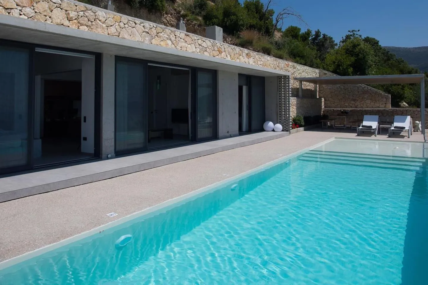 Property building in Villa Fyki