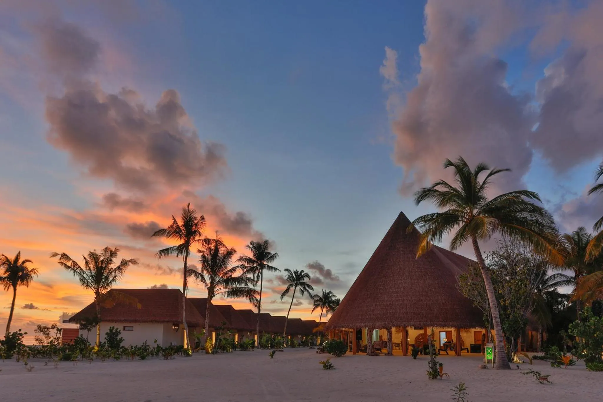 Lobby or reception in Cinnamon Velifushi Maldives - Free One-Way Speedboat and 02 Kids Under 12 Stay & Dine Free