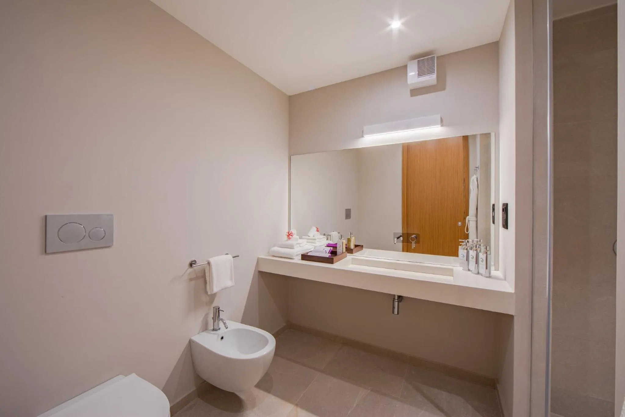 Bathroom in Cinnamon Velifushi Maldives - Free One-Way Speedboat and 02 Kids Under 12 Stay & Dine Free