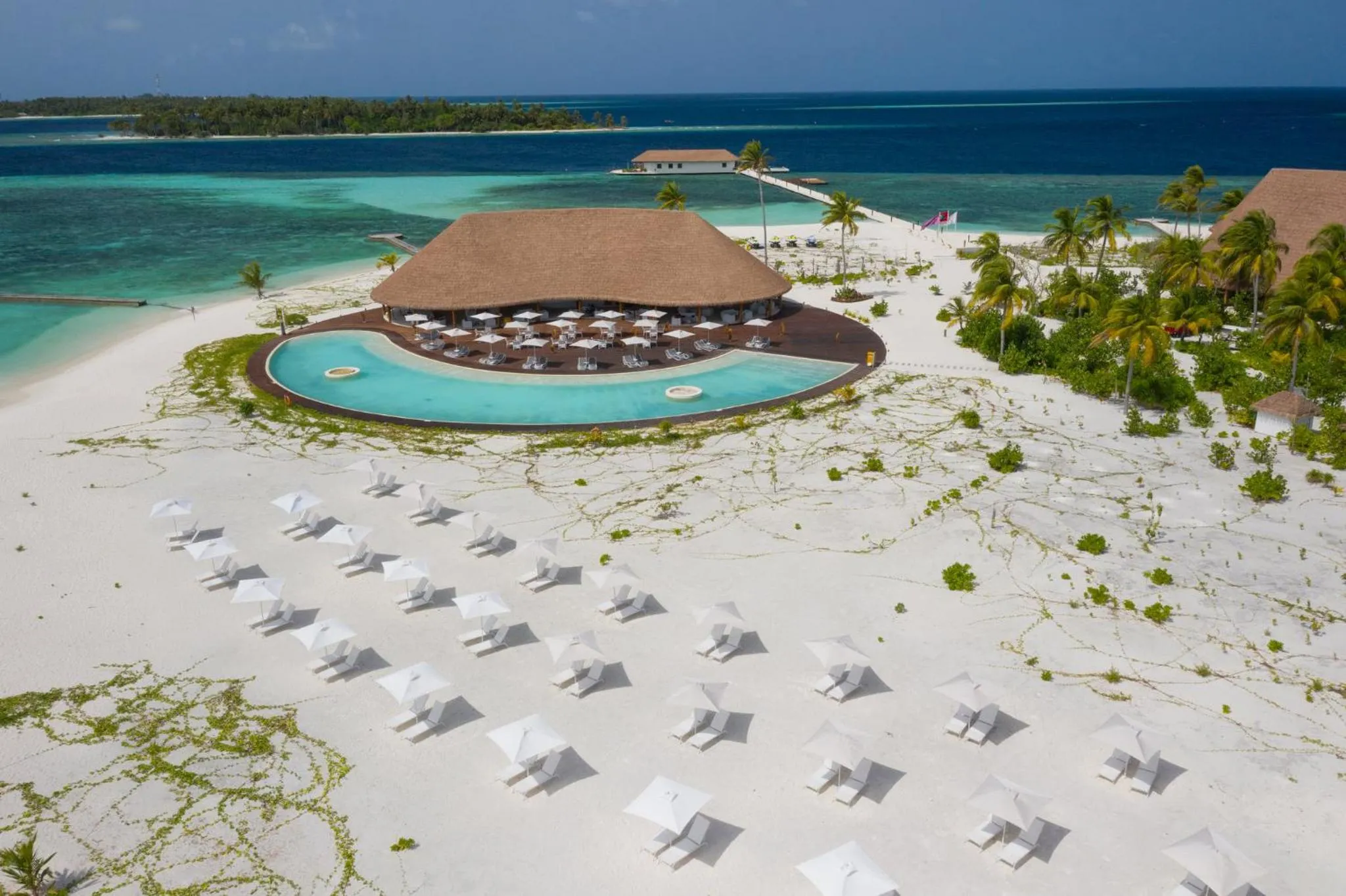 Lounge or bar in Cinnamon Velifushi Maldives - Free One-Way Speedboat and 02 Kids Under 12 Stay & Dine Free
