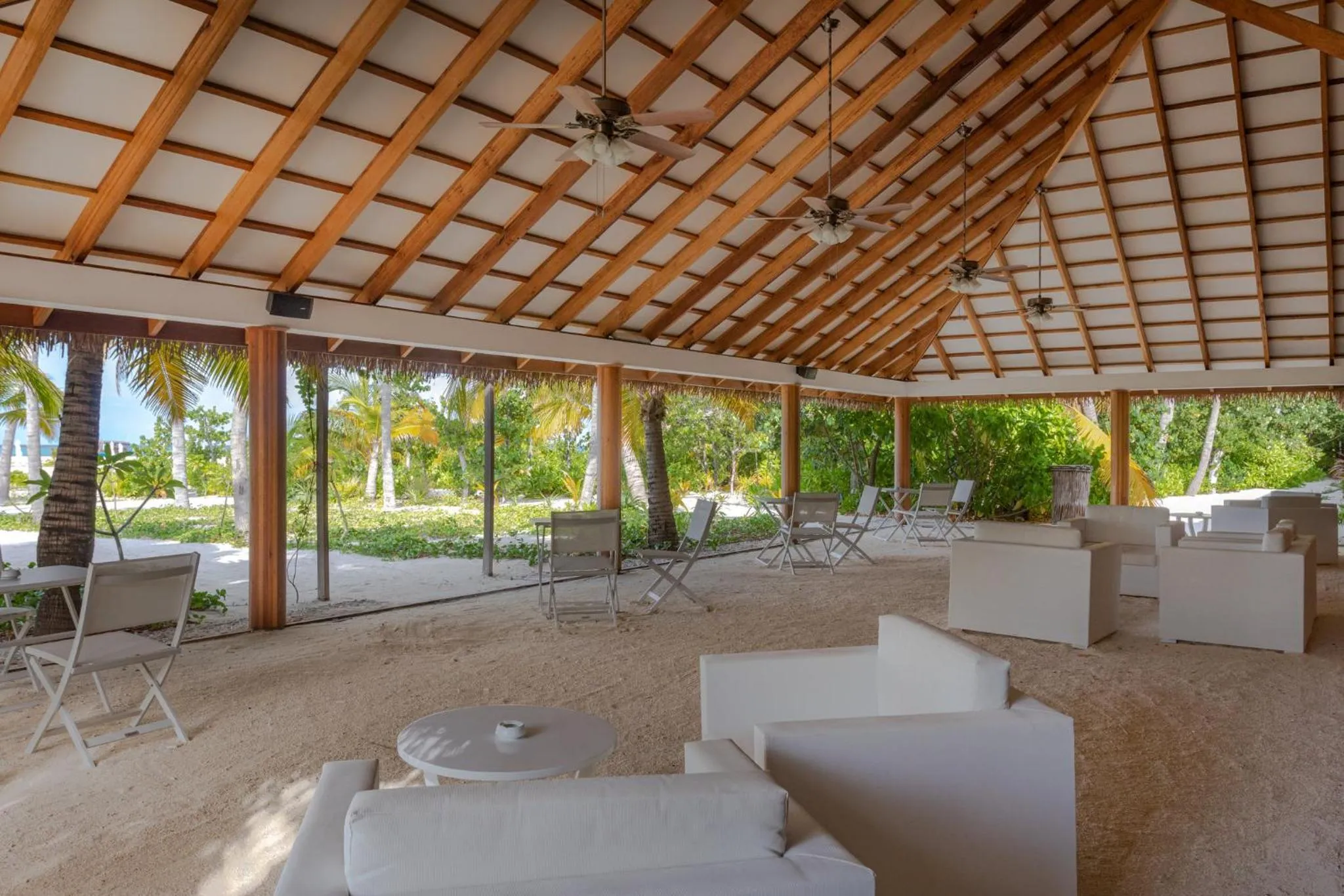 Food and drinks in Cinnamon Velifushi Maldives - Free One-Way Speedboat and 02 Kids Under 12 Stay & Dine Free