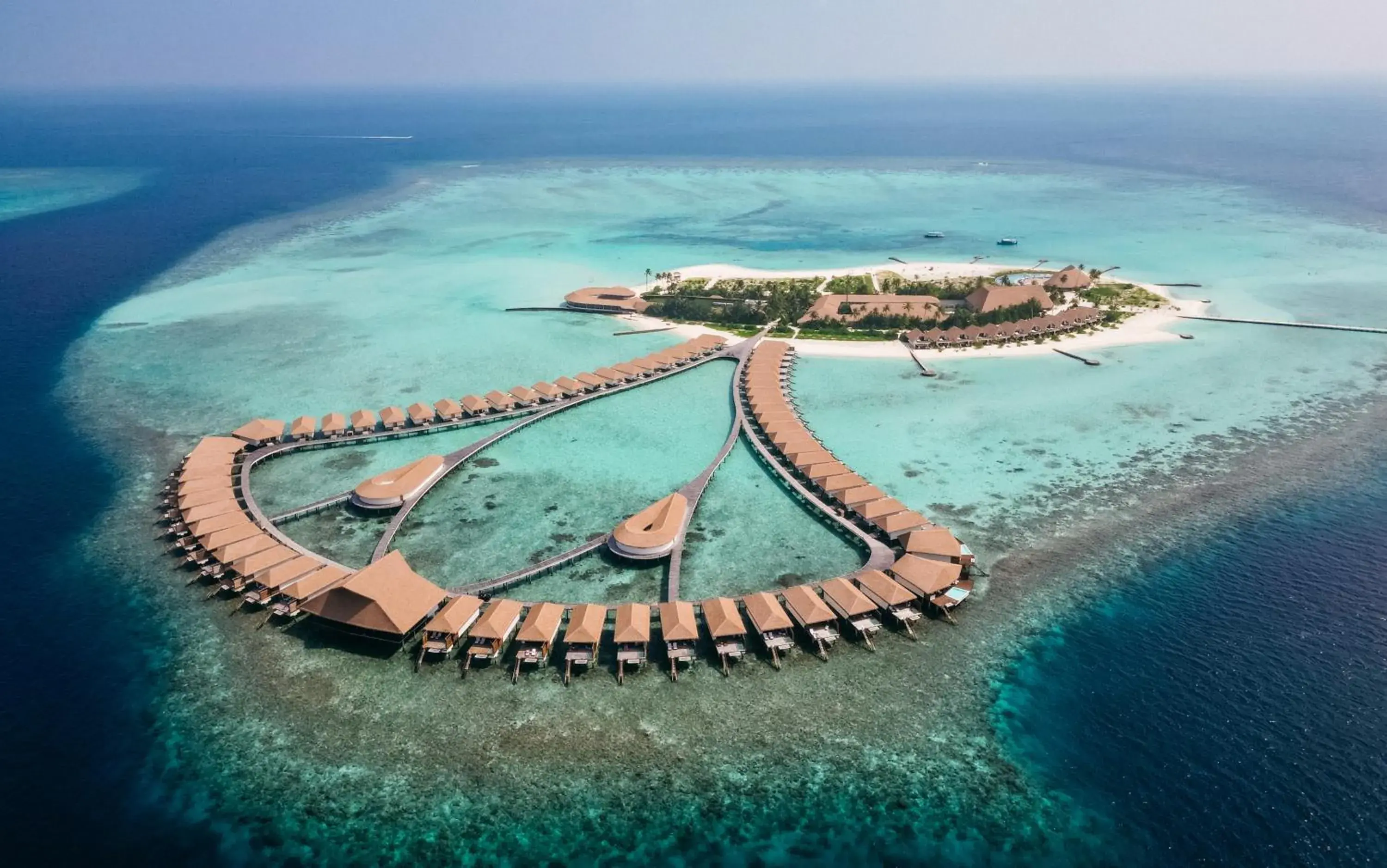 Property building in Cinnamon Velifushi Maldives - Free One-Way Speedboat and 02 Kids Under 12 Stay & Dine Free Property building in Cinnamon Velifushi Maldives - Free One-Way Speedboat and 02 Kids Under 12 Stay & Dine Free