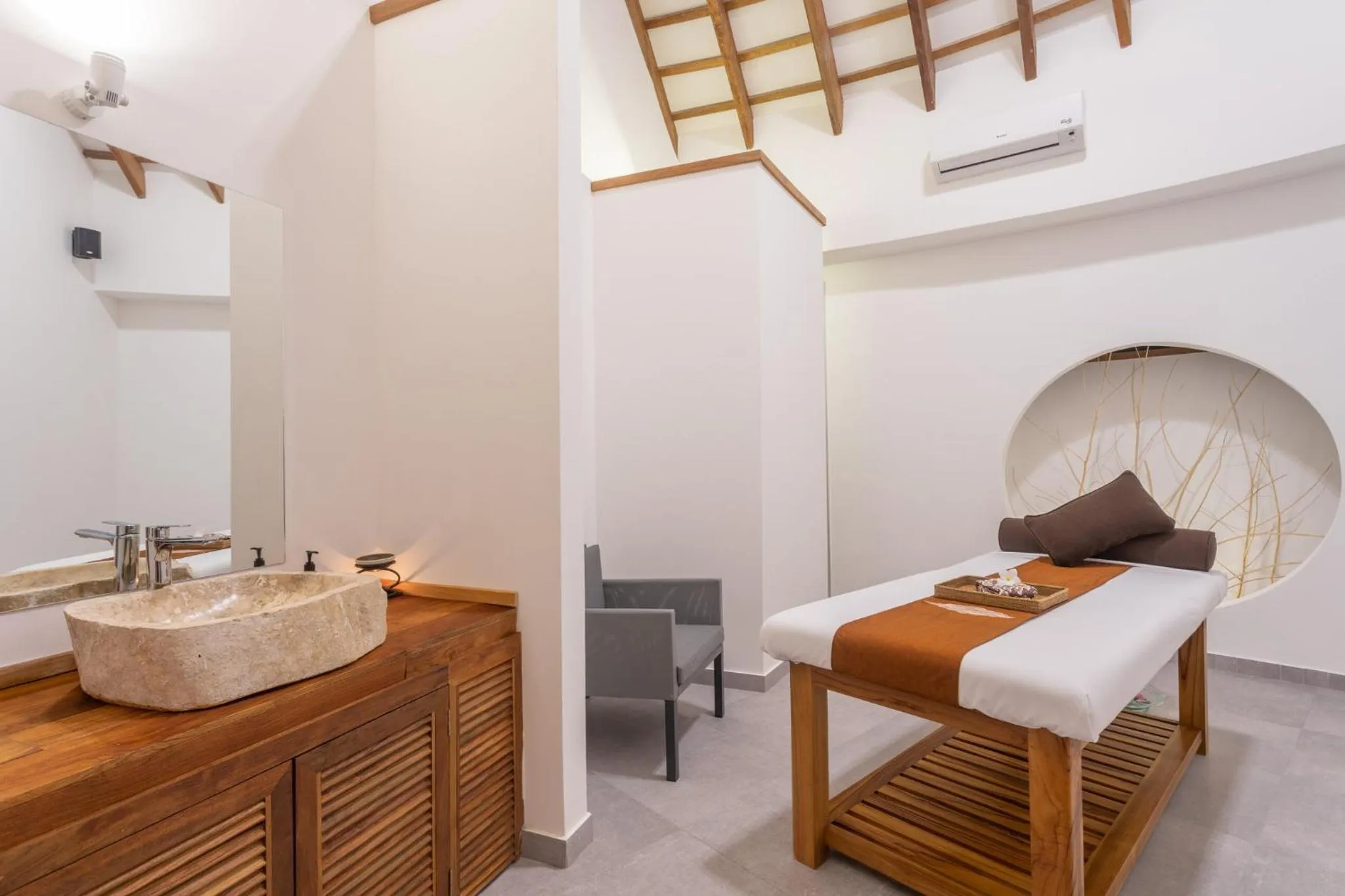 Spa and wellness centre/facilities in Cinnamon Velifushi Maldives - Free One-Way Speedboat and 02 Kids Under 12 Stay & Dine Free