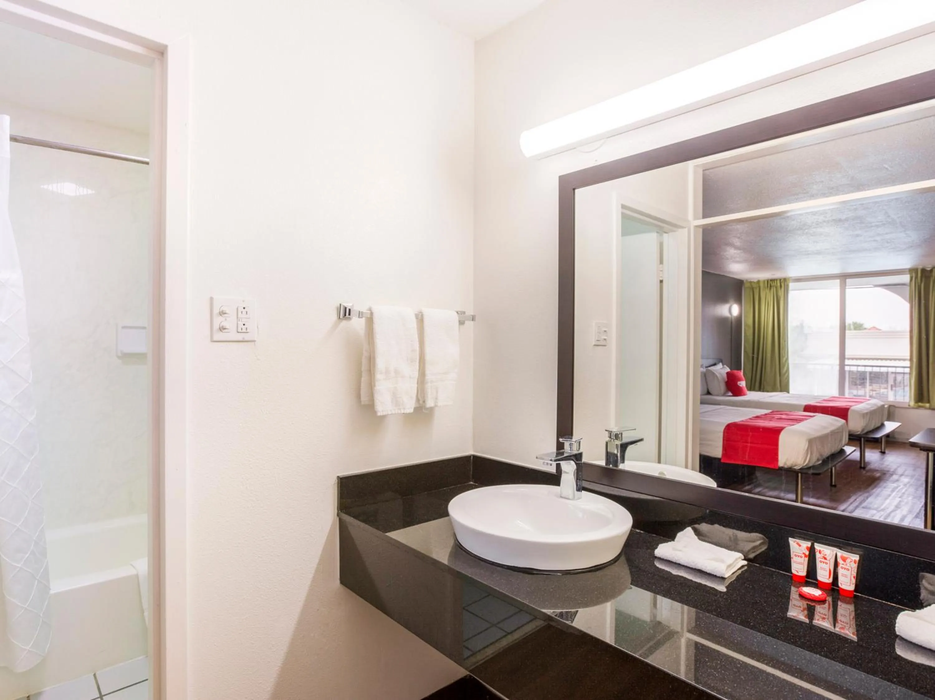 Bathroom in Travelodge by Wyndham Baton Rouge East