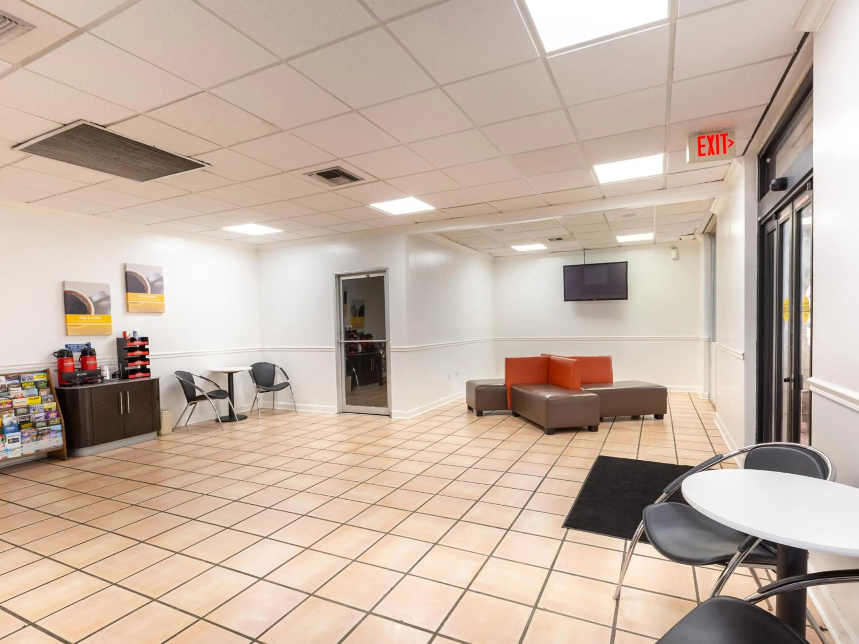 Lobby or reception in Travelodge by Wyndham Baton Rouge East