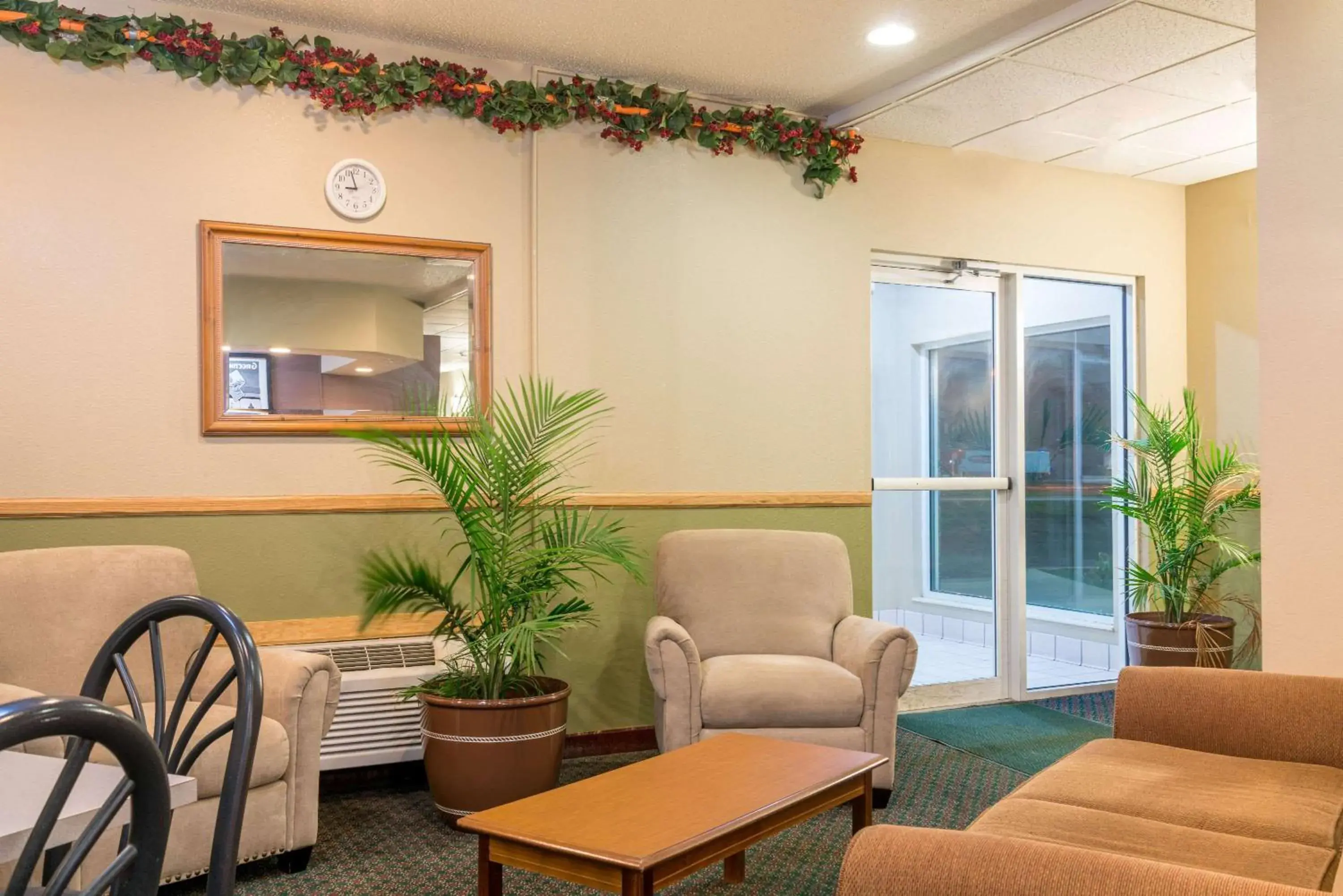 Lobby or reception in Super 8 by Wyndham Beresford Lobby or reception in Super 8 by Wyndham Beresford