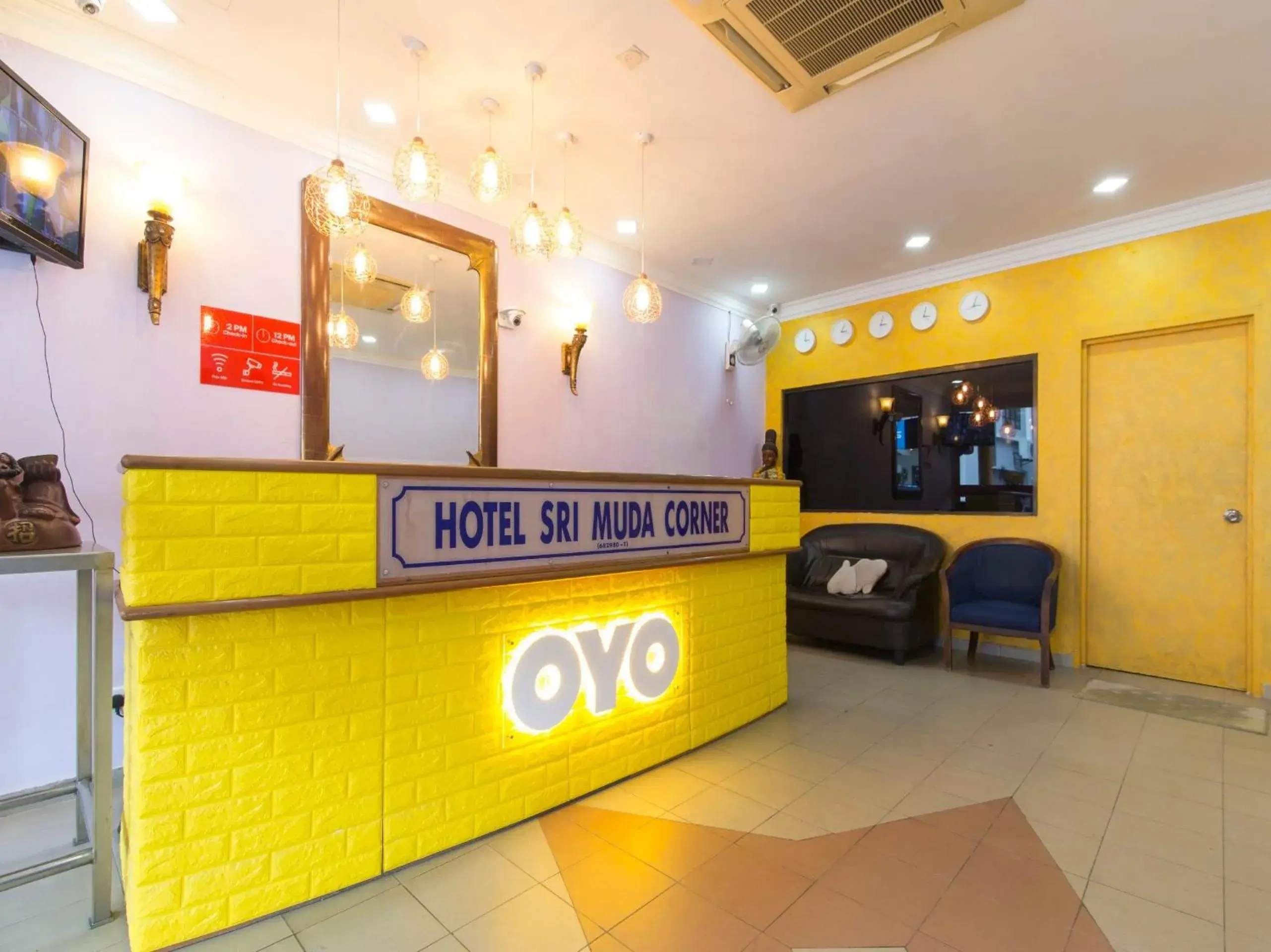 Lobby or reception in Hotel O Sri Muda Corner Sdn Bhd Lobby or reception in Hotel O Sri Muda Corner Sdn Bhd