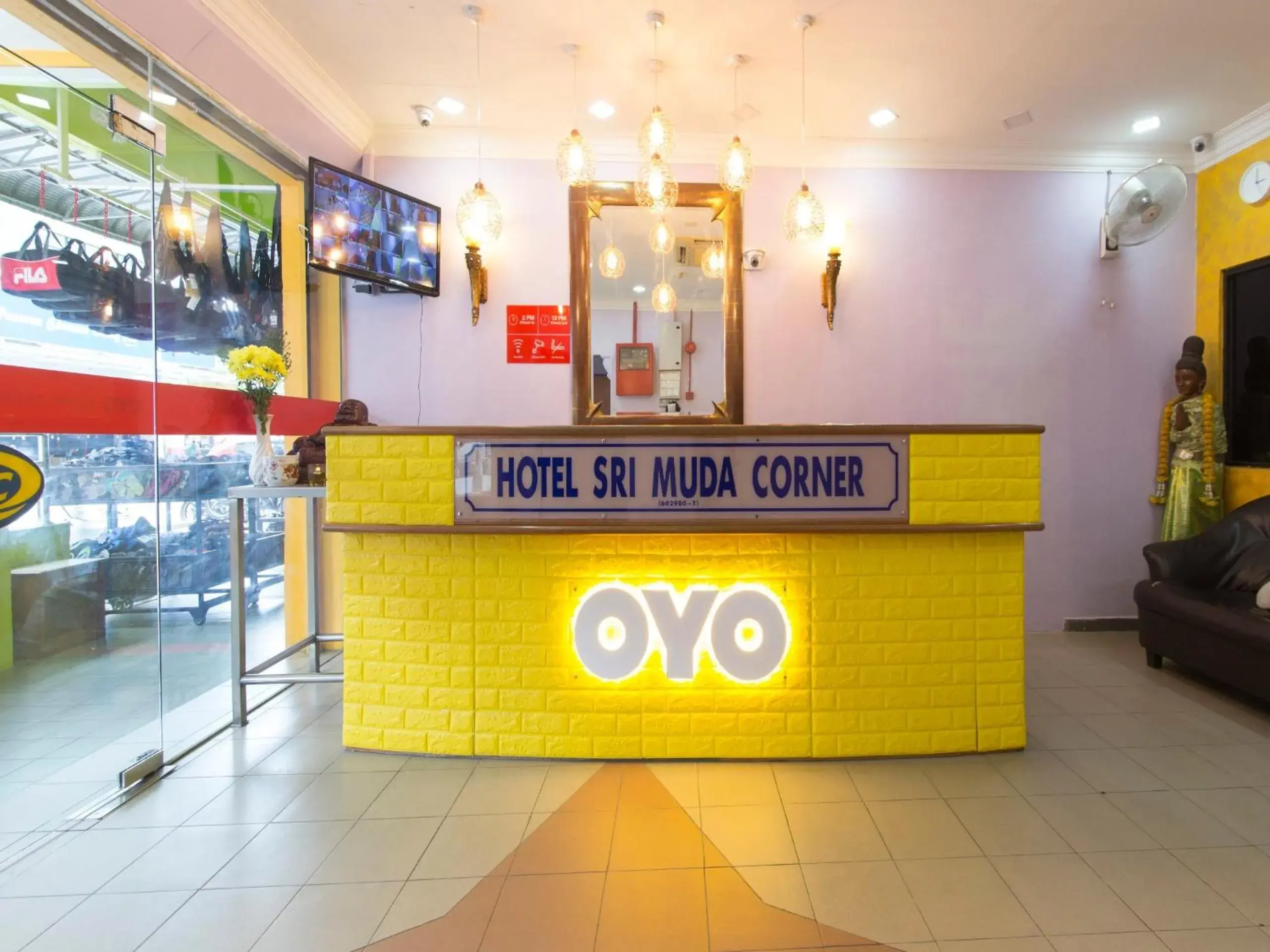 Lobby or reception in Hotel O Sri Muda Corner Sdn Bhd Lobby or reception in Hotel O Sri Muda Corner Sdn Bhd
