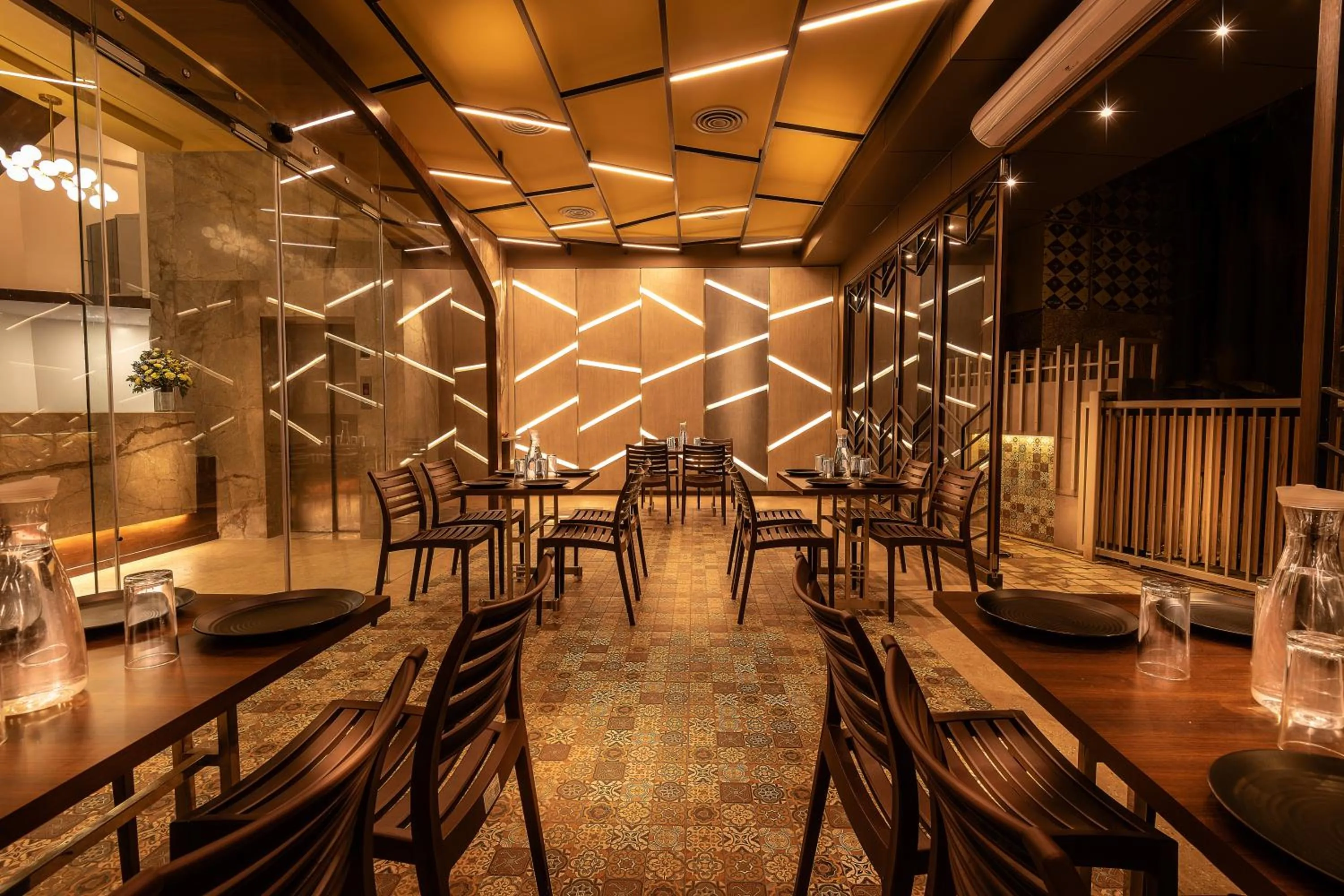 Restaurant/places to eat in Hotel Metropole Inn